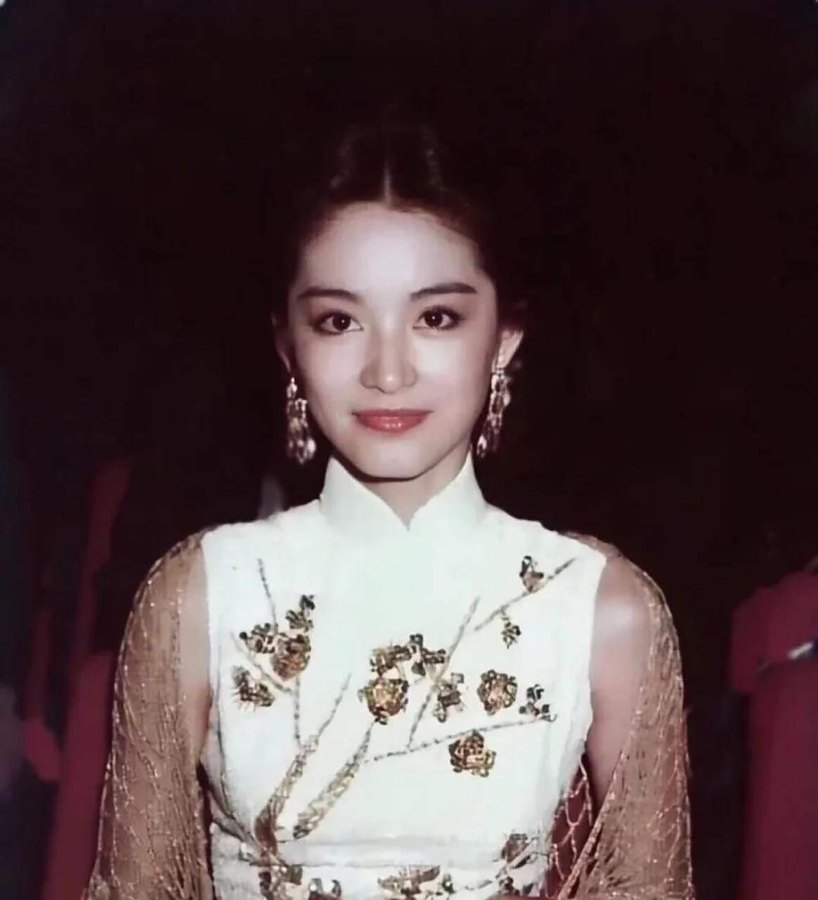 "  邵乔茵闻言,顿时泪流满面,她拼命地求饶,可还是没有任何效果,后来