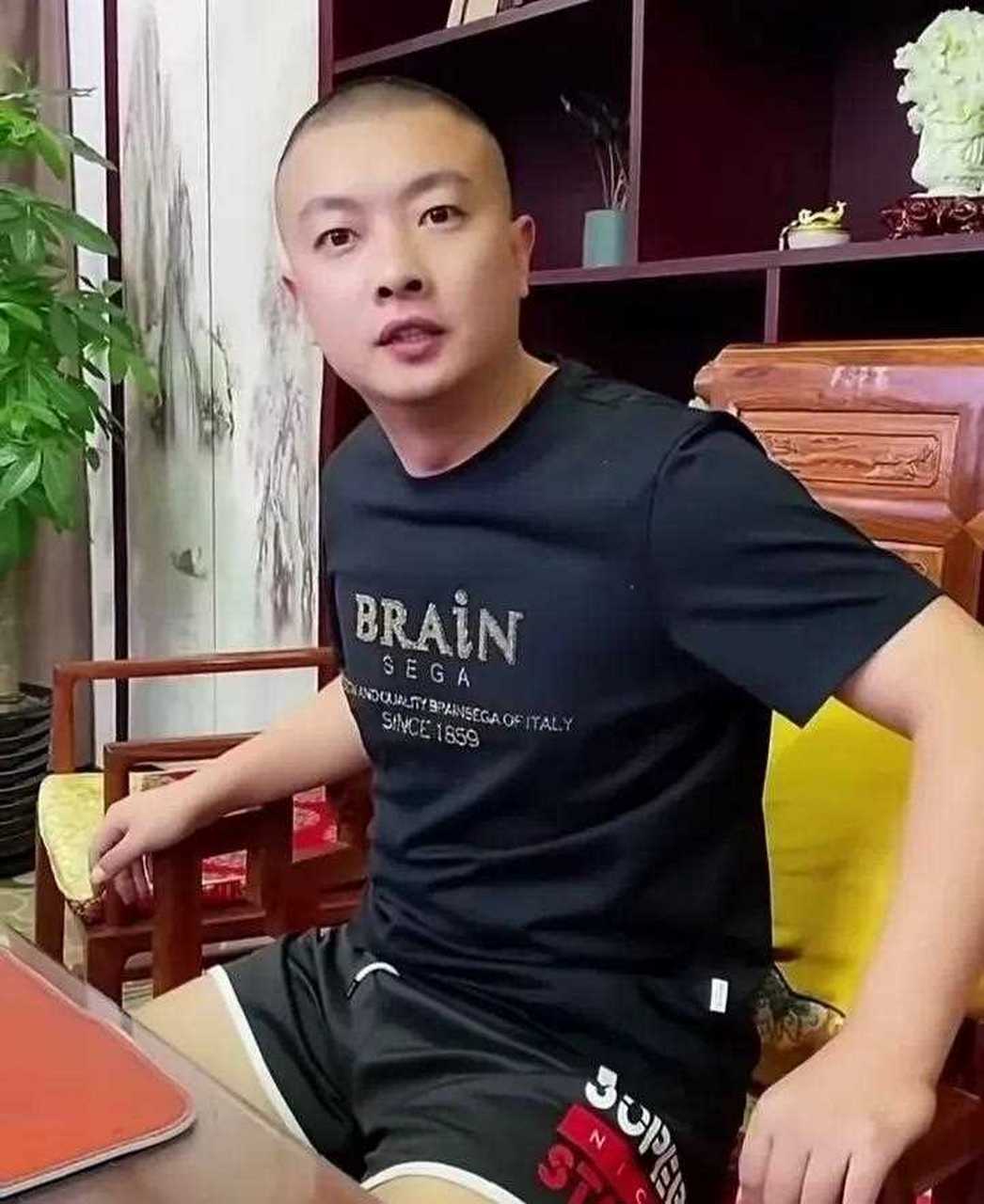 方丈"三鞠躬"致歉马洪涛舍得 方丈李四老二pk马洪涛落败,马洪涛惩罚