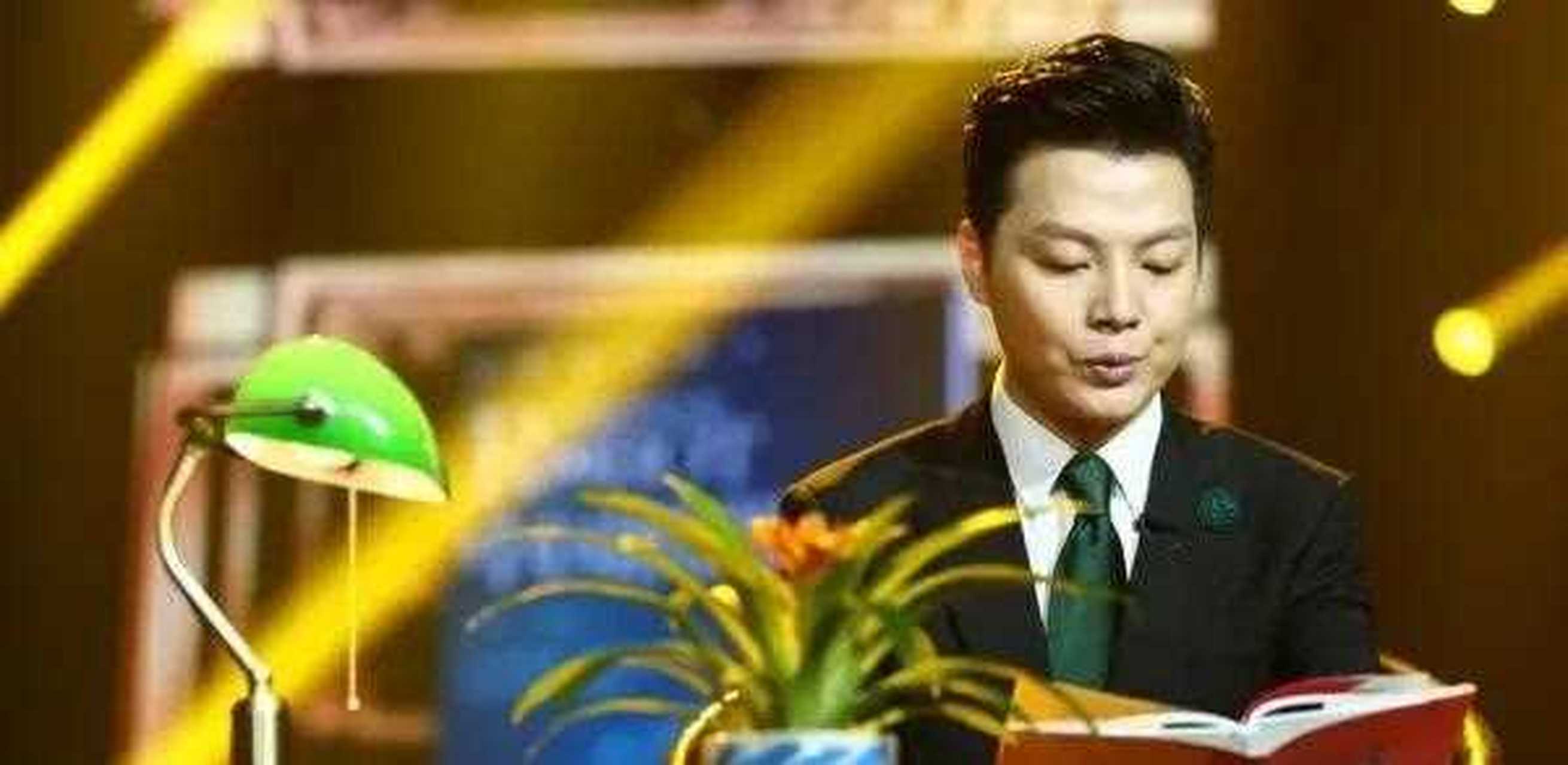任鲁豫接受《高莉的咖啡屋》节目专访后,终于说出了晚救场一事的答案.