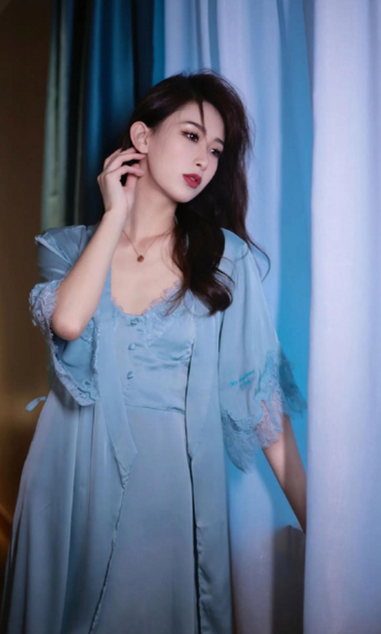 这就是风情万种的女人味吧?