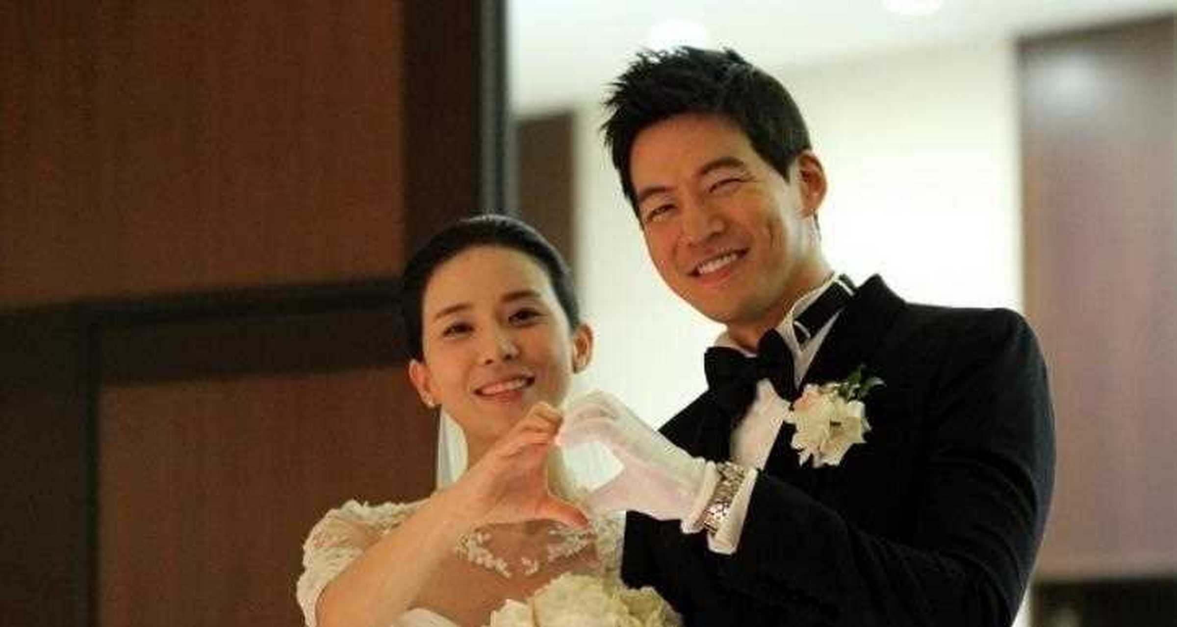 李尚允和李宝英的交情可谓匪浅,两人不仅同属jwide company,还一起