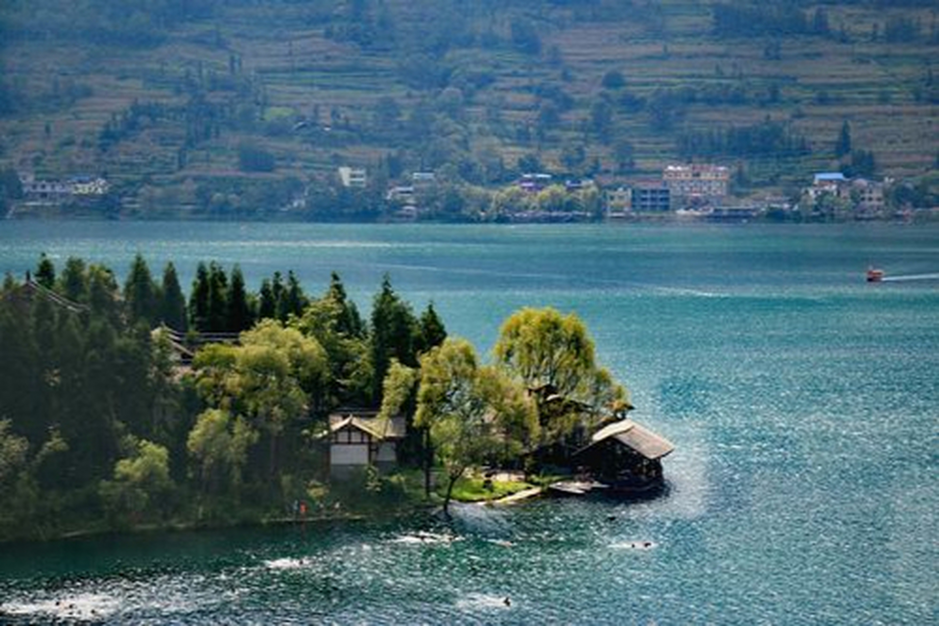 探秘凉山明珠:马湖旅游攻略  四川雷波县马湖:是全国第三大高山深水