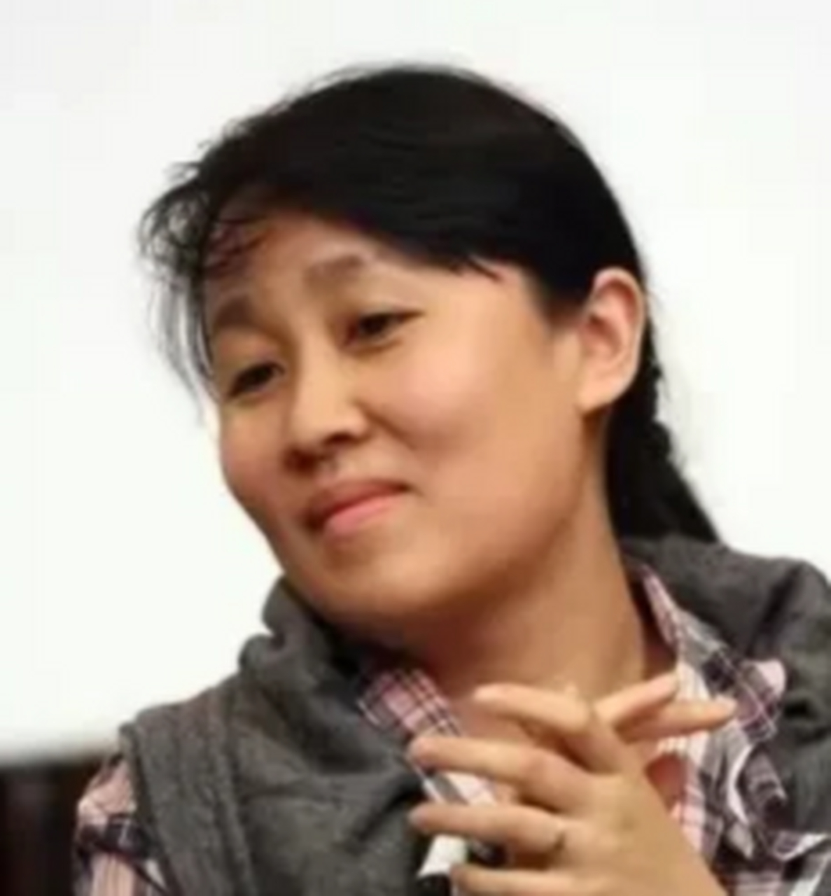 1998年,《贫嘴张大民的幸福生活》筹拍,梁冠华饰演男主角张大民,投资