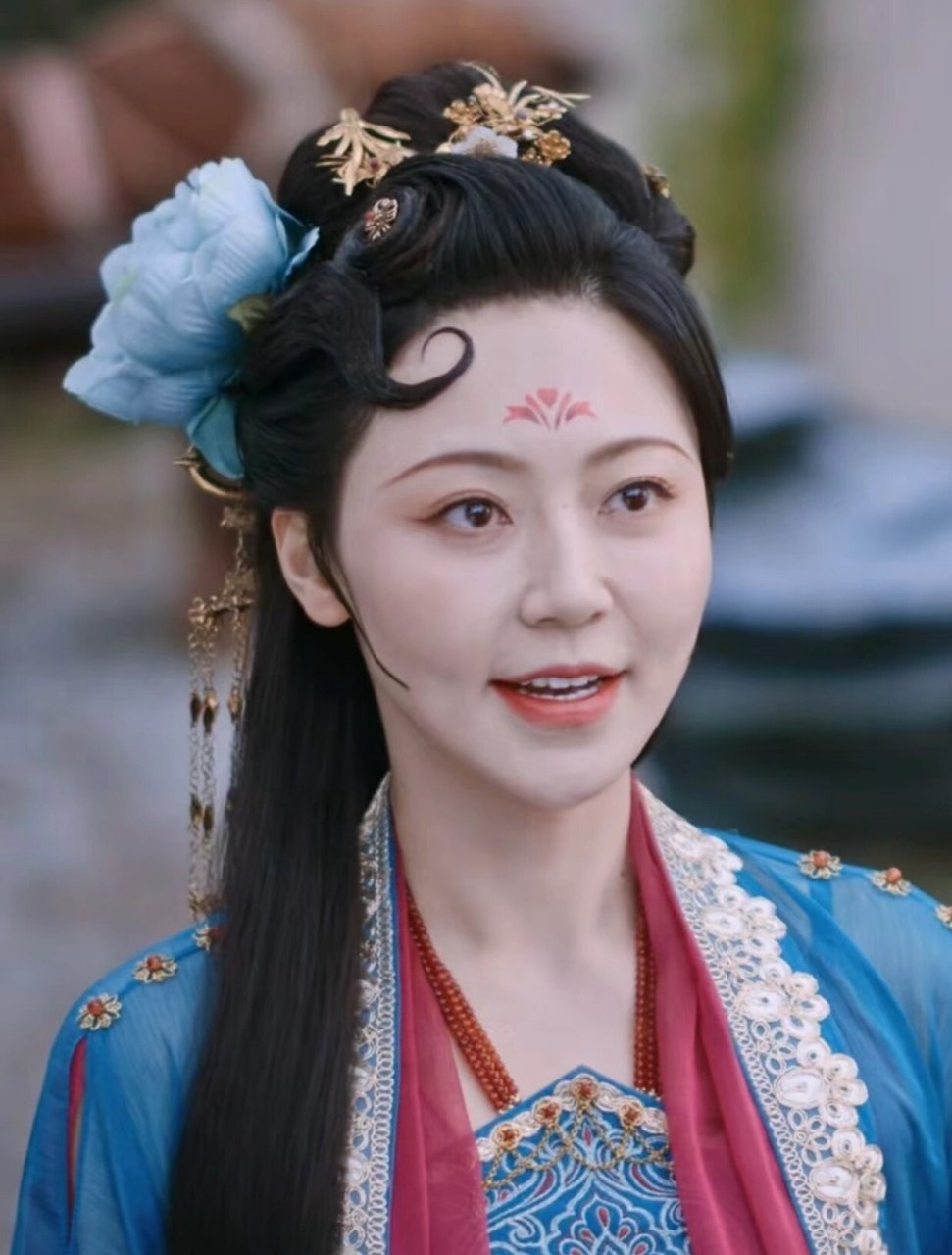 演素锦的是谁