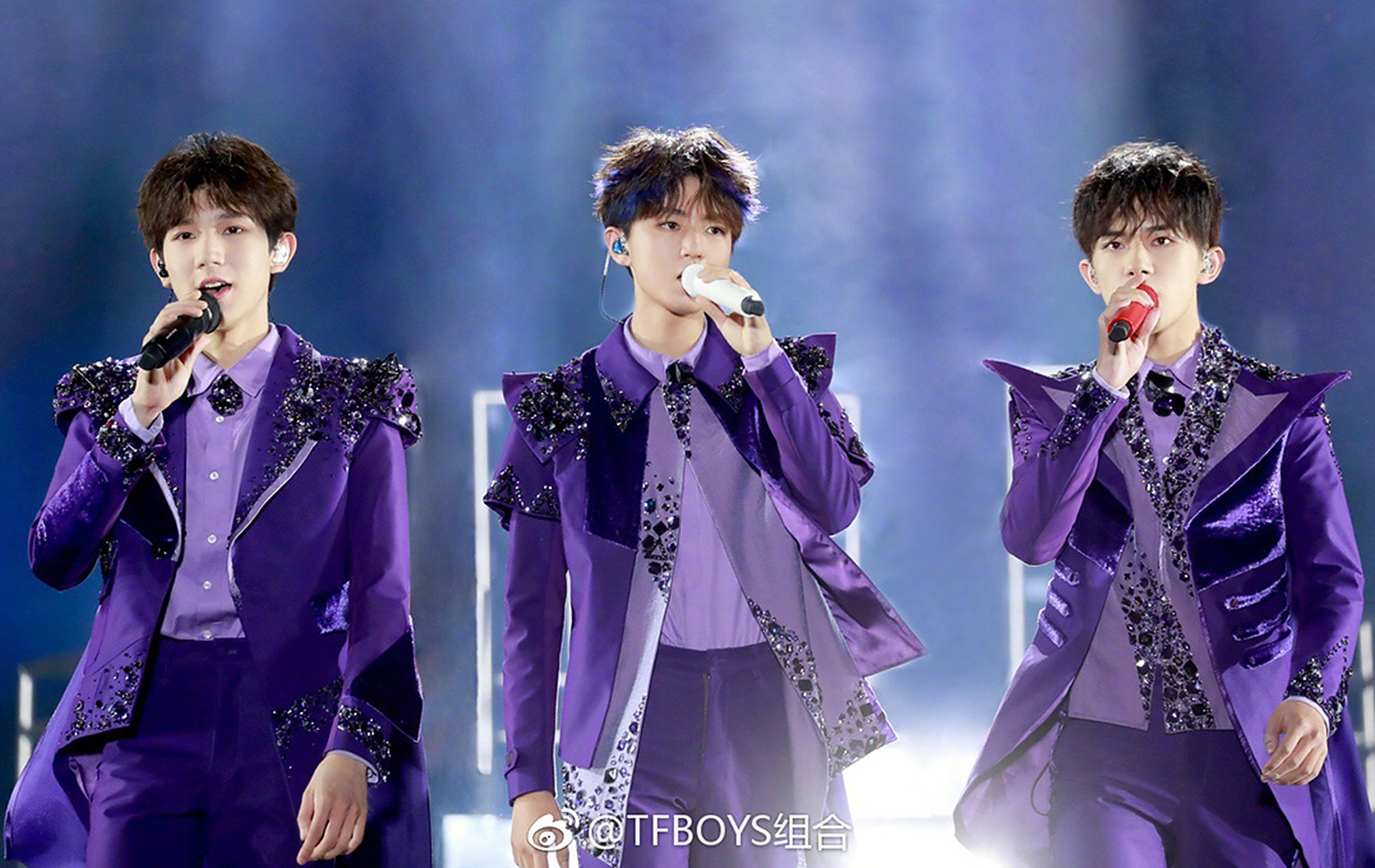夸张地说,不管去没去演唱会,只要会上网的都知道tfboys合体开演唱会了