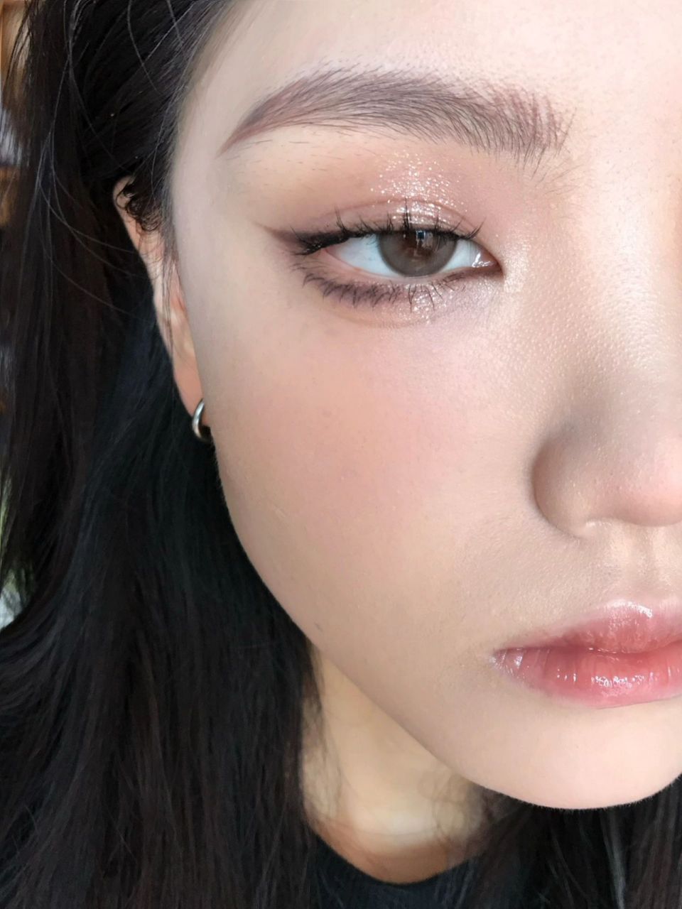 冰萃杏茶清冷感小狐狸眼妆教程 今天是清透又有存在感的白开水妆容 狐