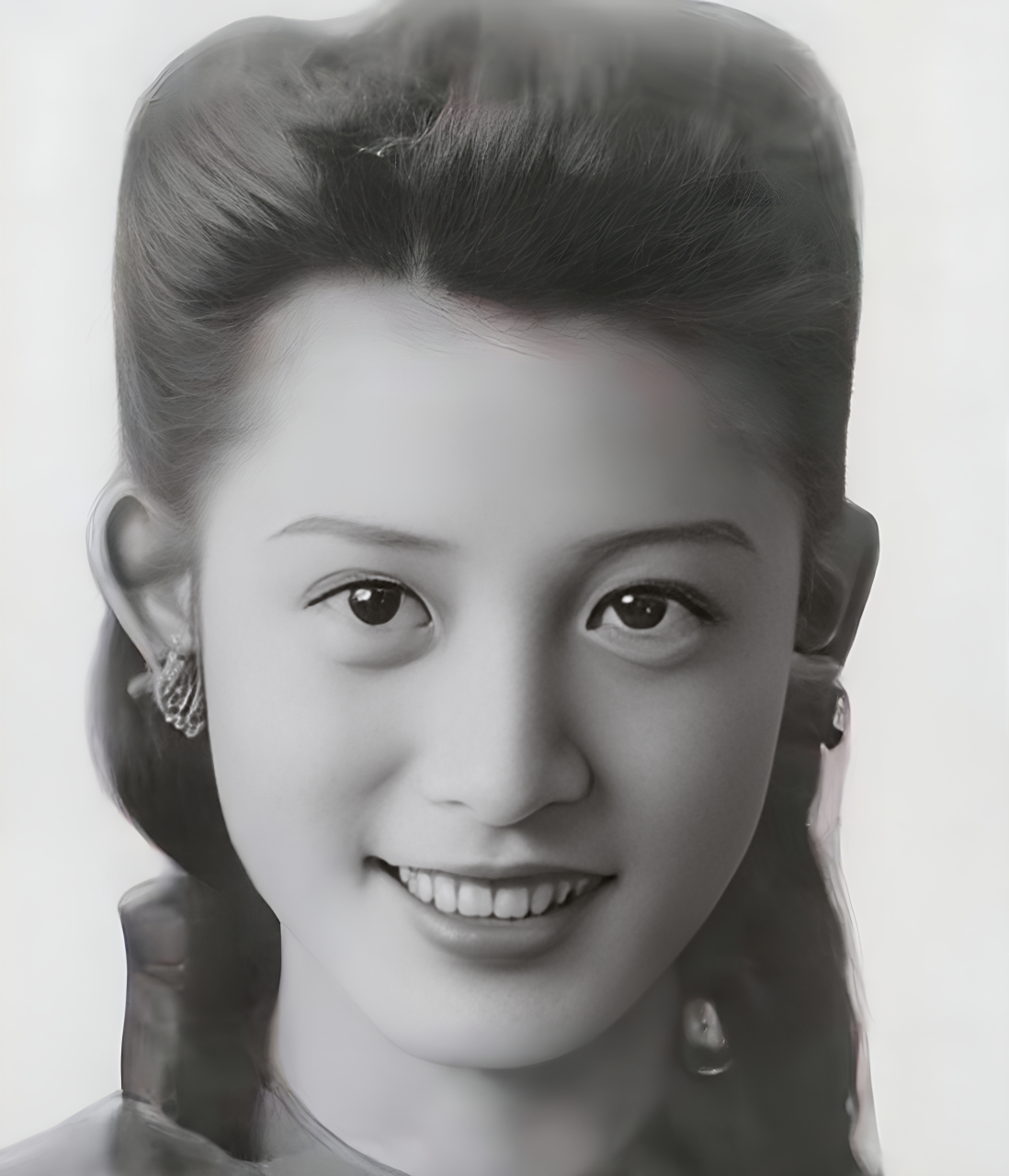 严仁美是民国时期的名媛,在上海滩享誉盛名,被誉为第一美人!