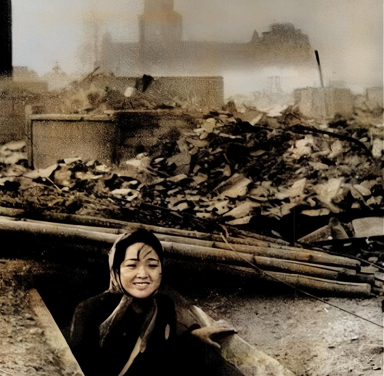 1945年,日本遭到美国核武器的轰炸,一些人利用避难所避免了直接损失