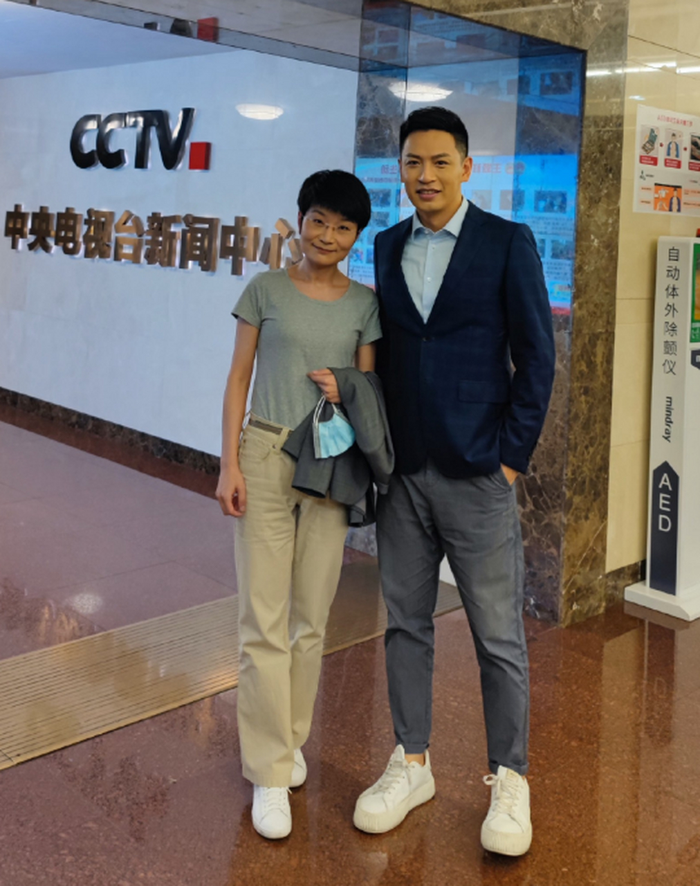 评论员苏晓晖近照,网上,喜欢她和不喜欢她的都有,你喜欢她吗?