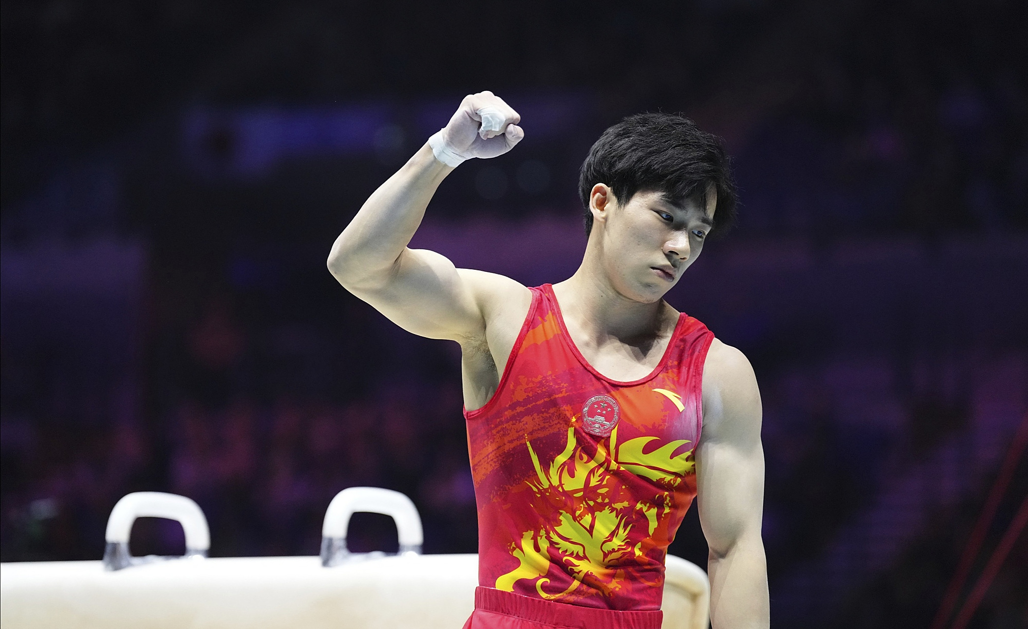 体操全锦赛张博恒夺全能冠军[庆祝]  2023年全国体操锦标赛男子个人