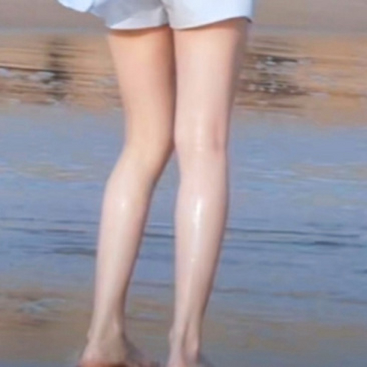 赵露思海边拍摄花絮,娱乐圈真是人均大长腿