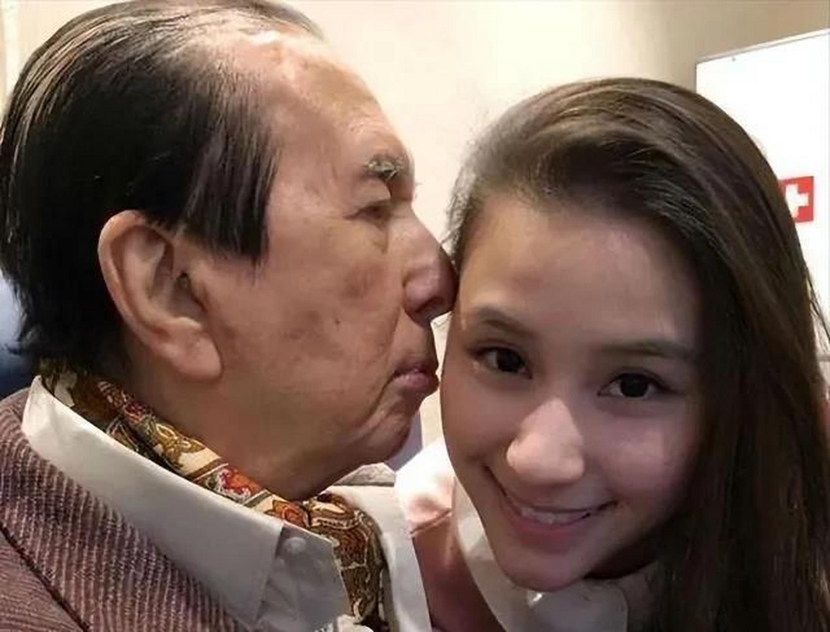 何超莲,何超琼同框合照,不是一个妈生的胜似一个妈#头条创作挑战赛