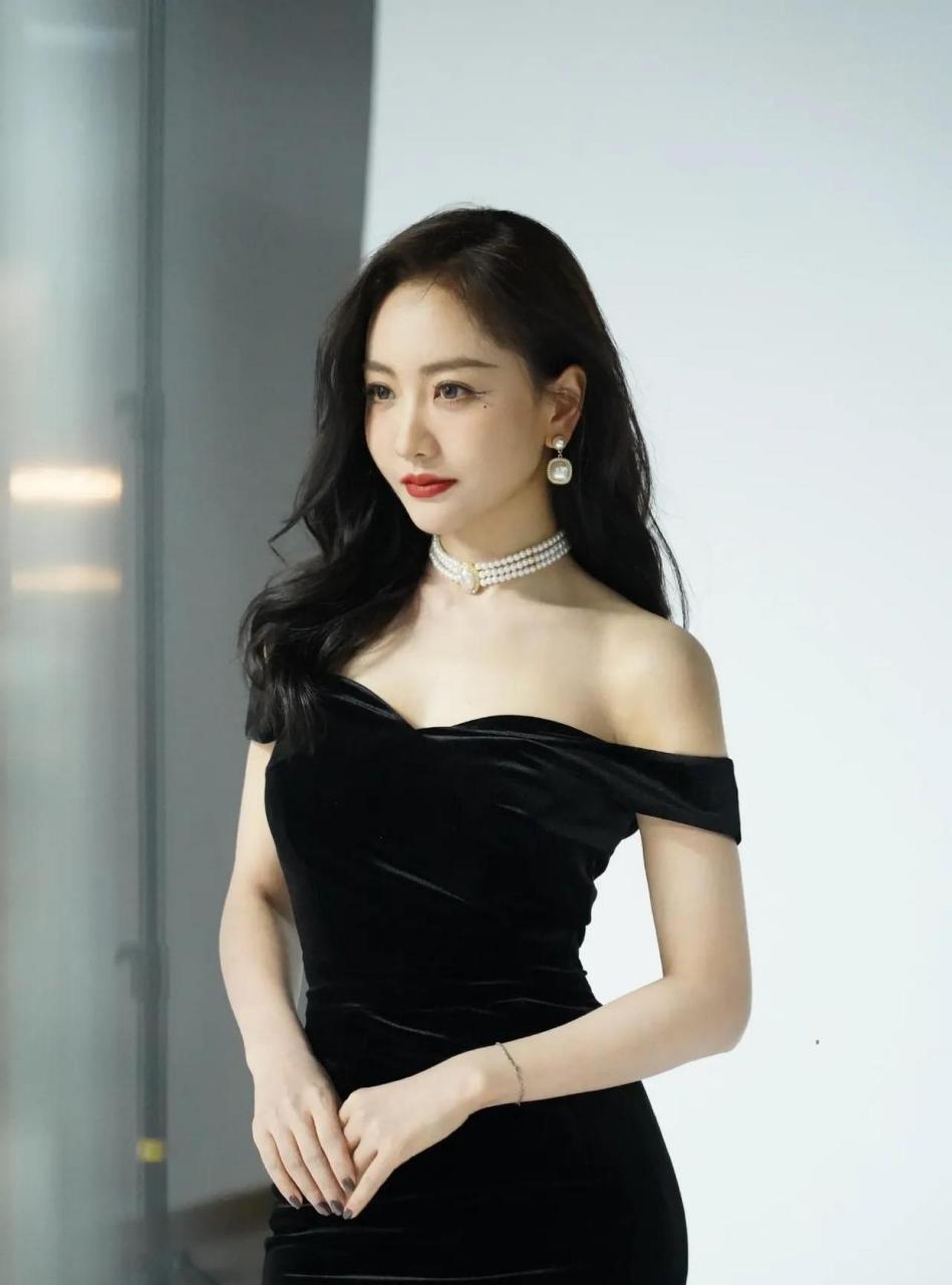 杨蓉大美女清纯性感