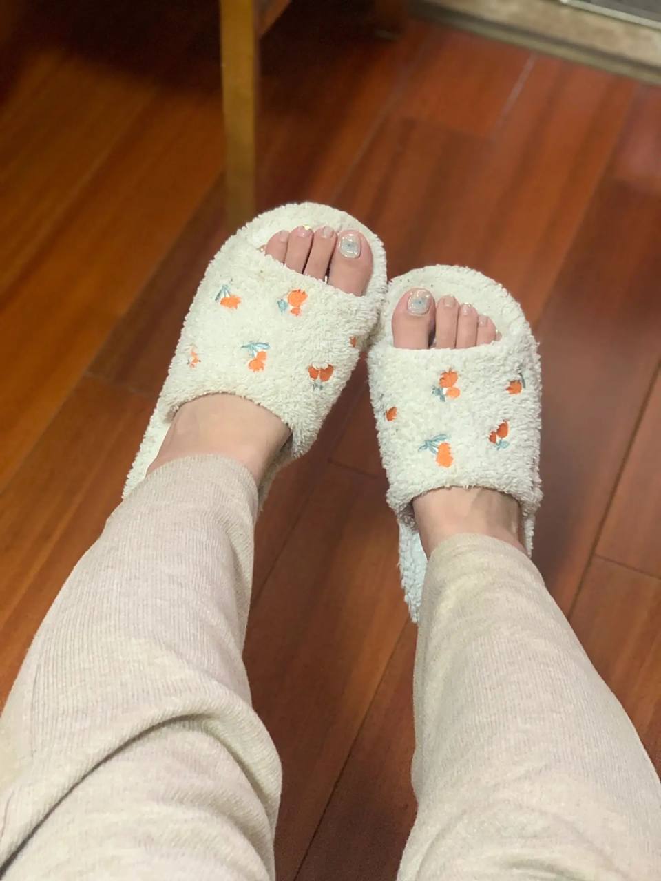 jiojio[开心]  #女生的脚# #女人的脚