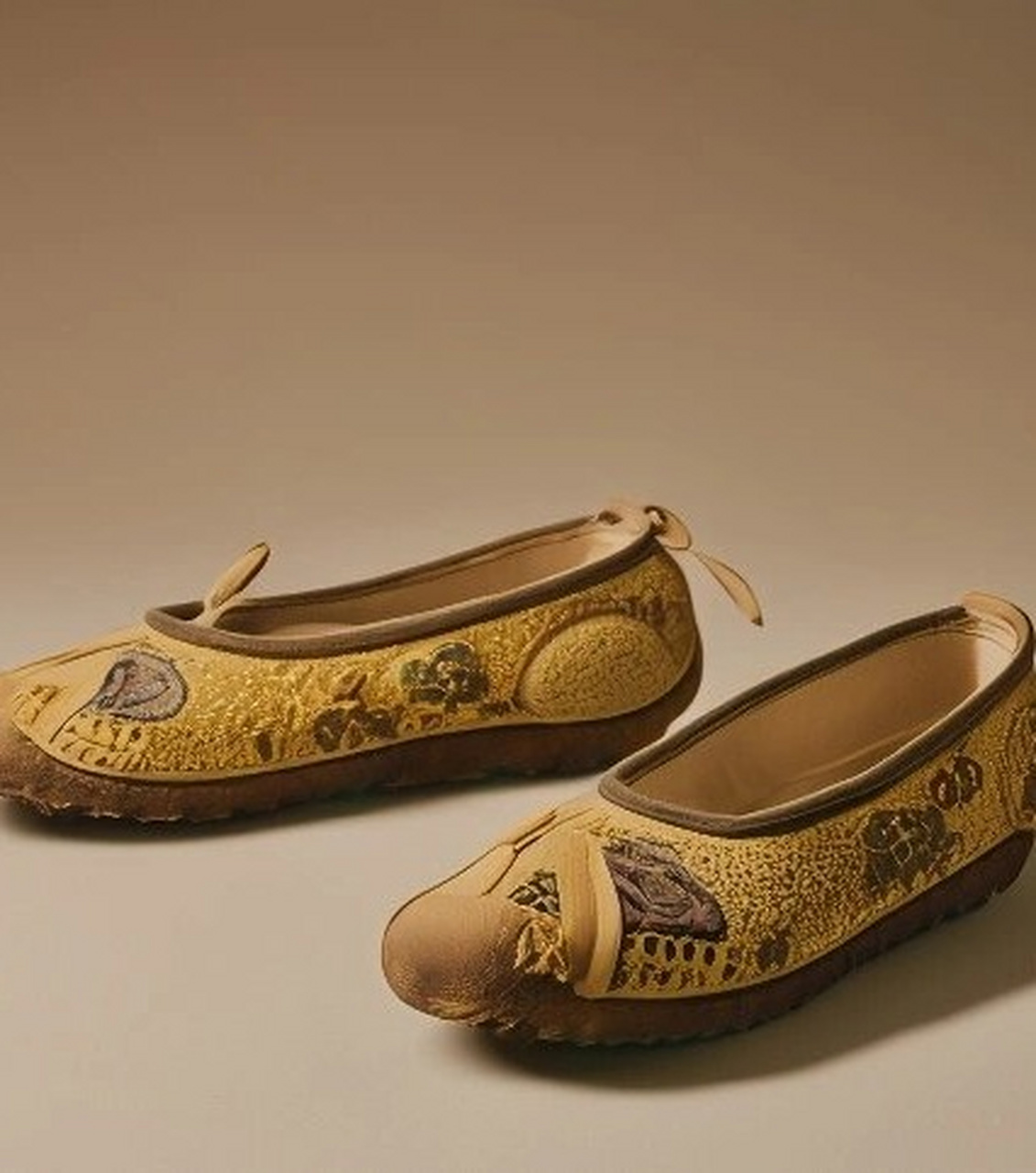 在这个时代,女鞋不仅是一种服饰,更是一种文化的象征.