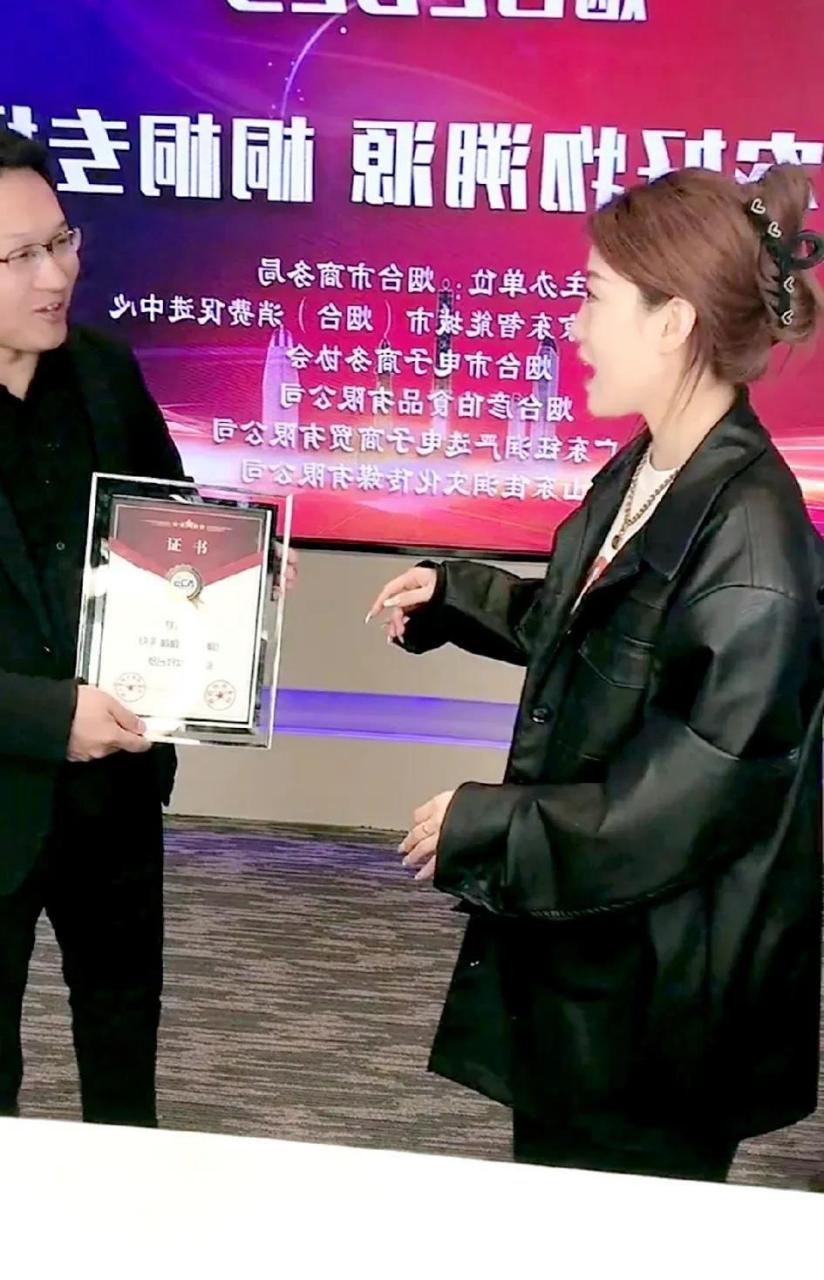 【桐桐已经取代蛋蛋,成了快手的门面】跟着师父二驴的去山东助农的桐