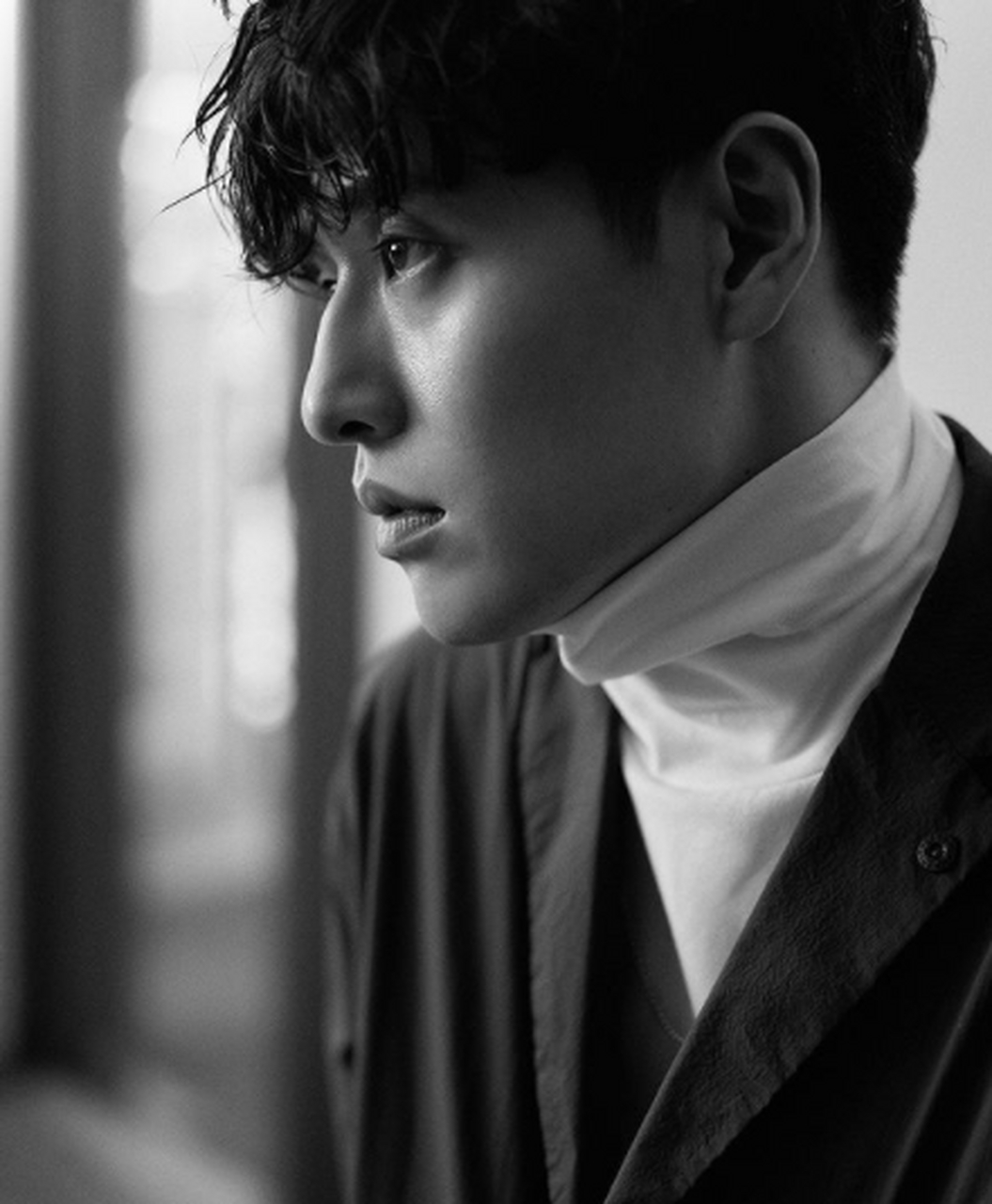 男生显瘦气质韩系灰棕外套  外套:goalstudio  这件外套就是那种配色