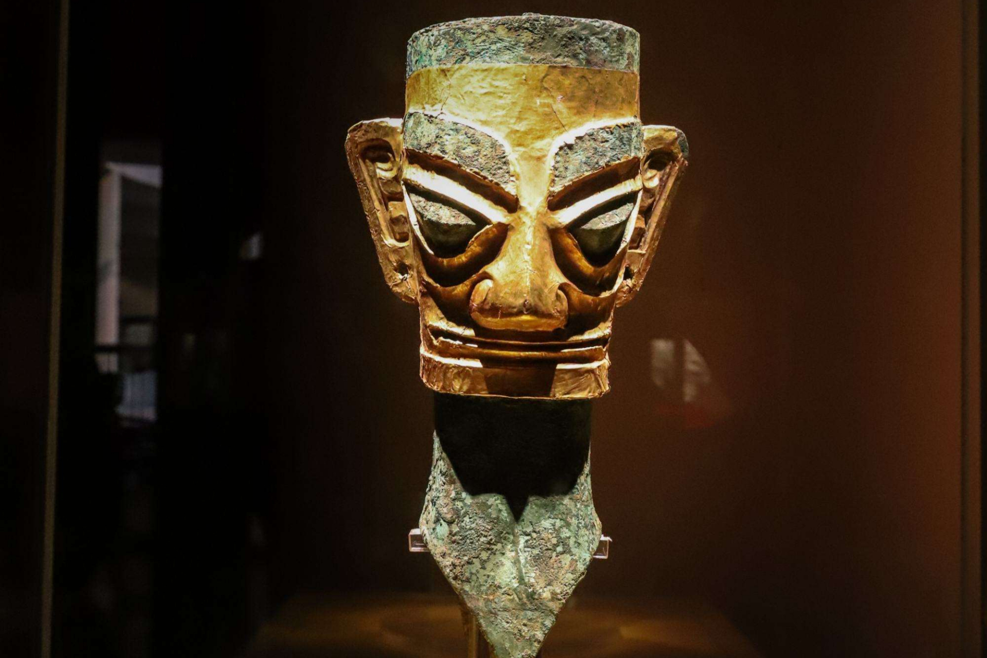 德阳三星堆,是迄今发现的范围最大,延续时间最长,文化内涵最丰富的