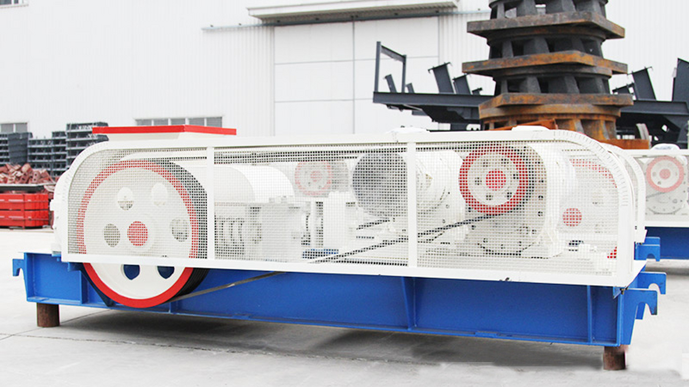 对辊破碎机的破碎齿的作用进一步提高了剪截破碎对矿物质的影响,降低