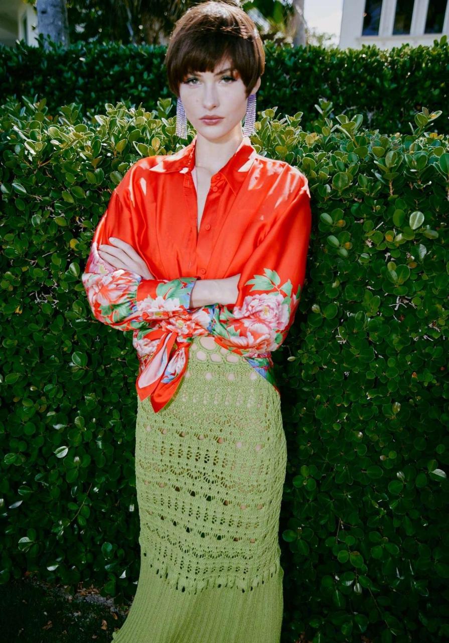 35303730夏日型录,超模graceelizabeth,短发造型出镜,艳丽