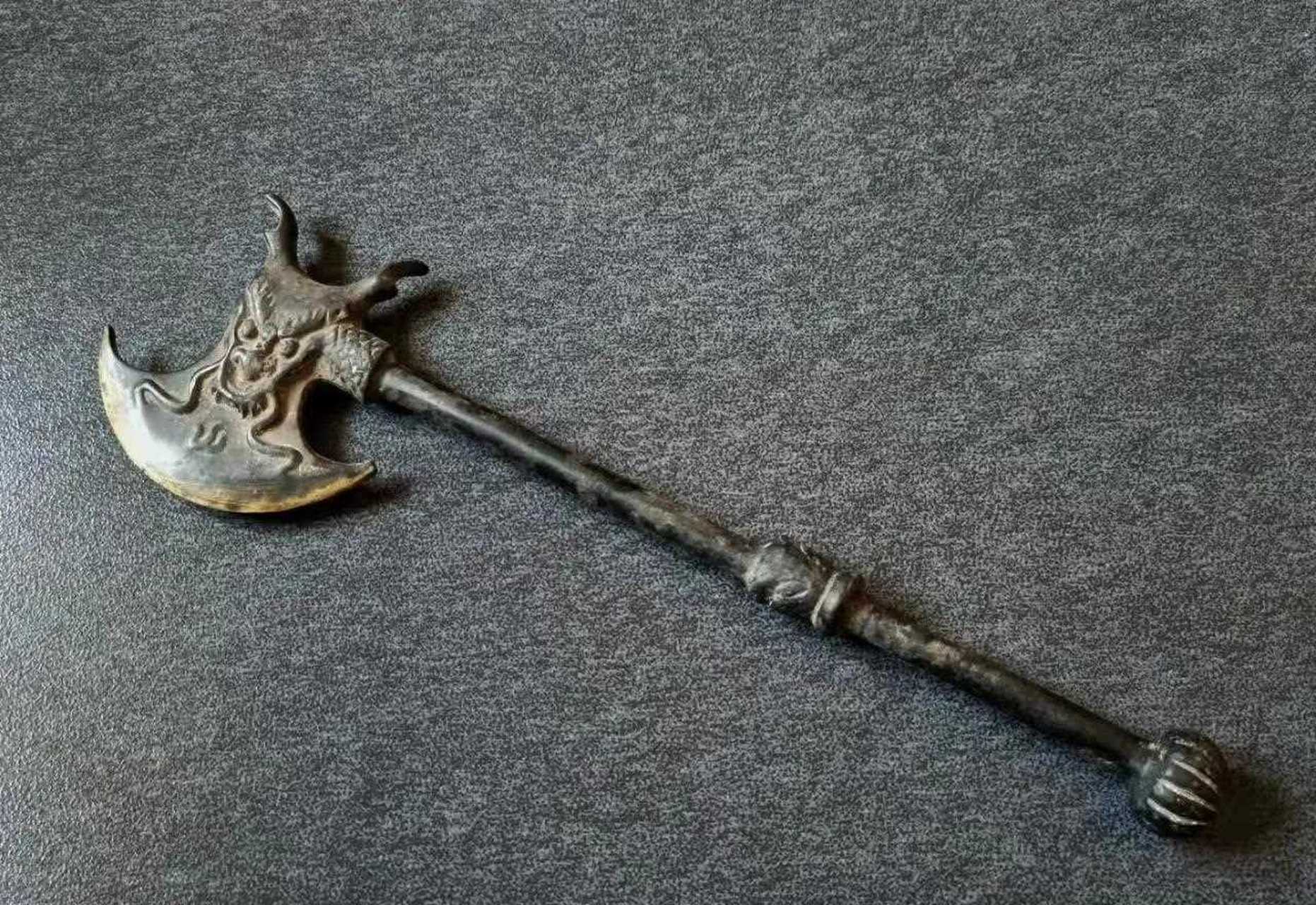 『古兵  龙吞开山斧』[亲亲] [舔屏] 全铜制,长40,此开山斧 斧头龙吞