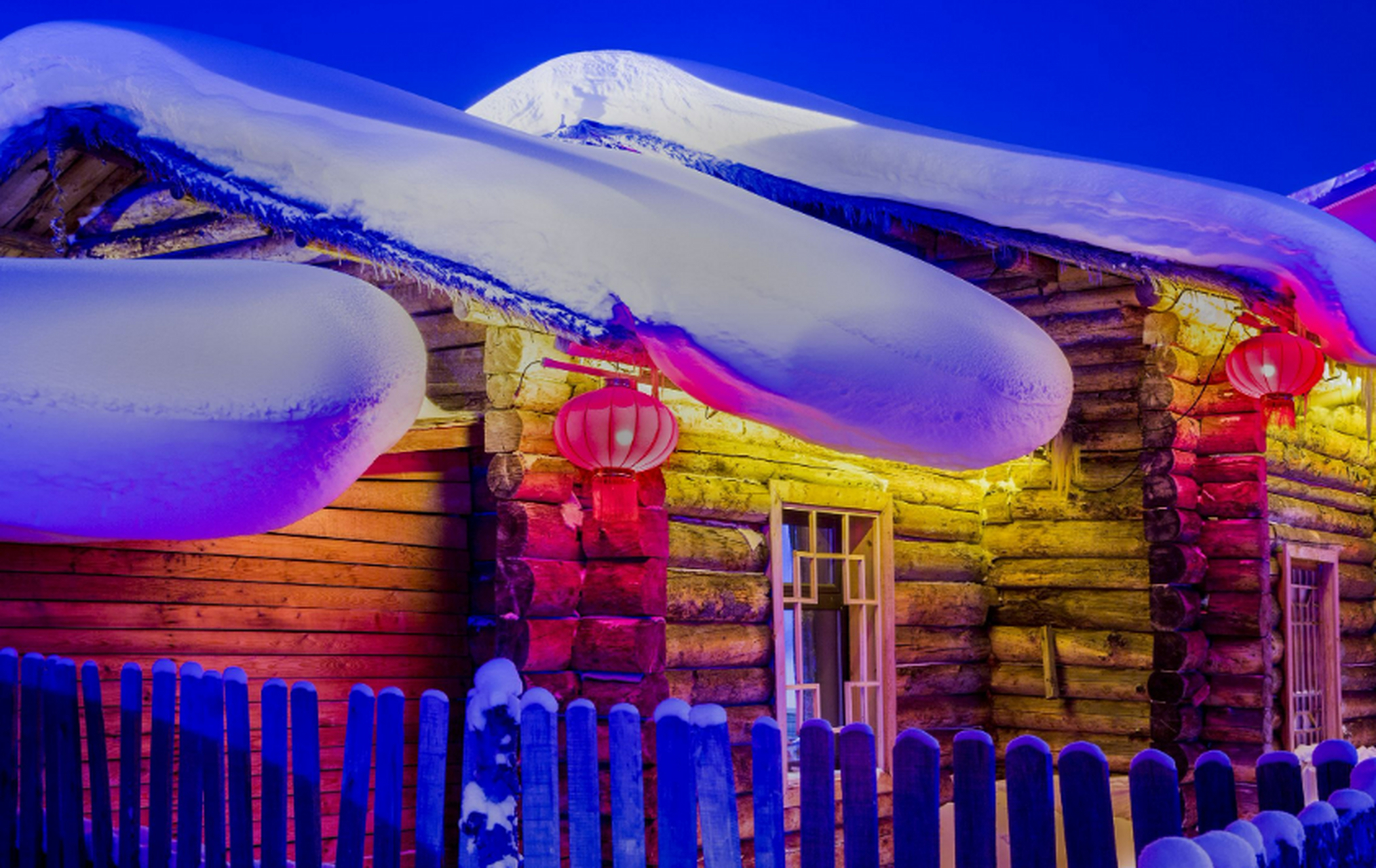 中国的冰雪世界很大气 雪乡位于黑龙江省海林市长汀镇,地处长白山脉张