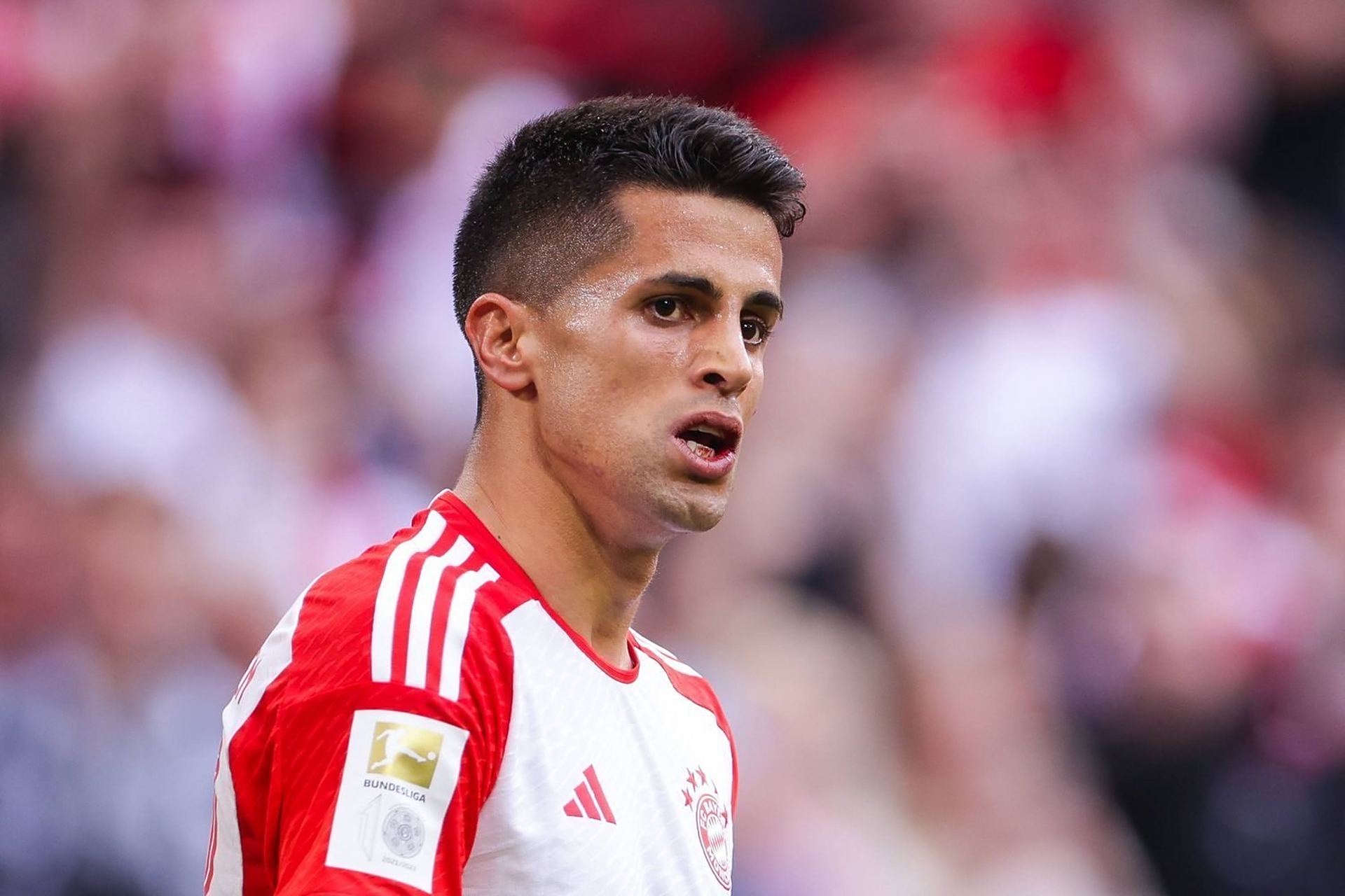 坎塞洛不像想继续在英格兰踢球了,无论是在曼城还是在阿森纳.