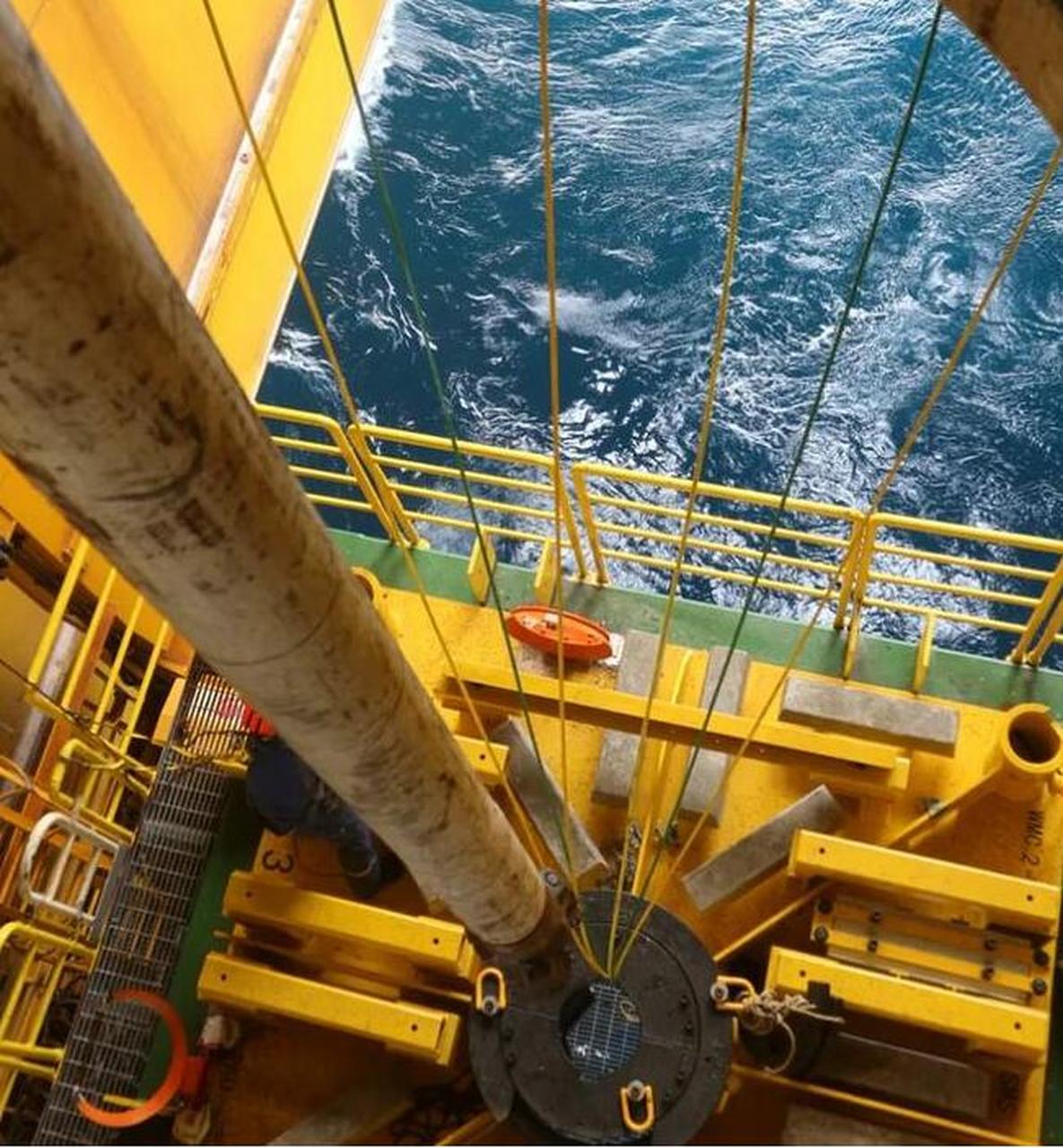 黑科技#中国蓝鲸2号高性能钻井平台露真容,3千米海底寻宝一身黑科技.