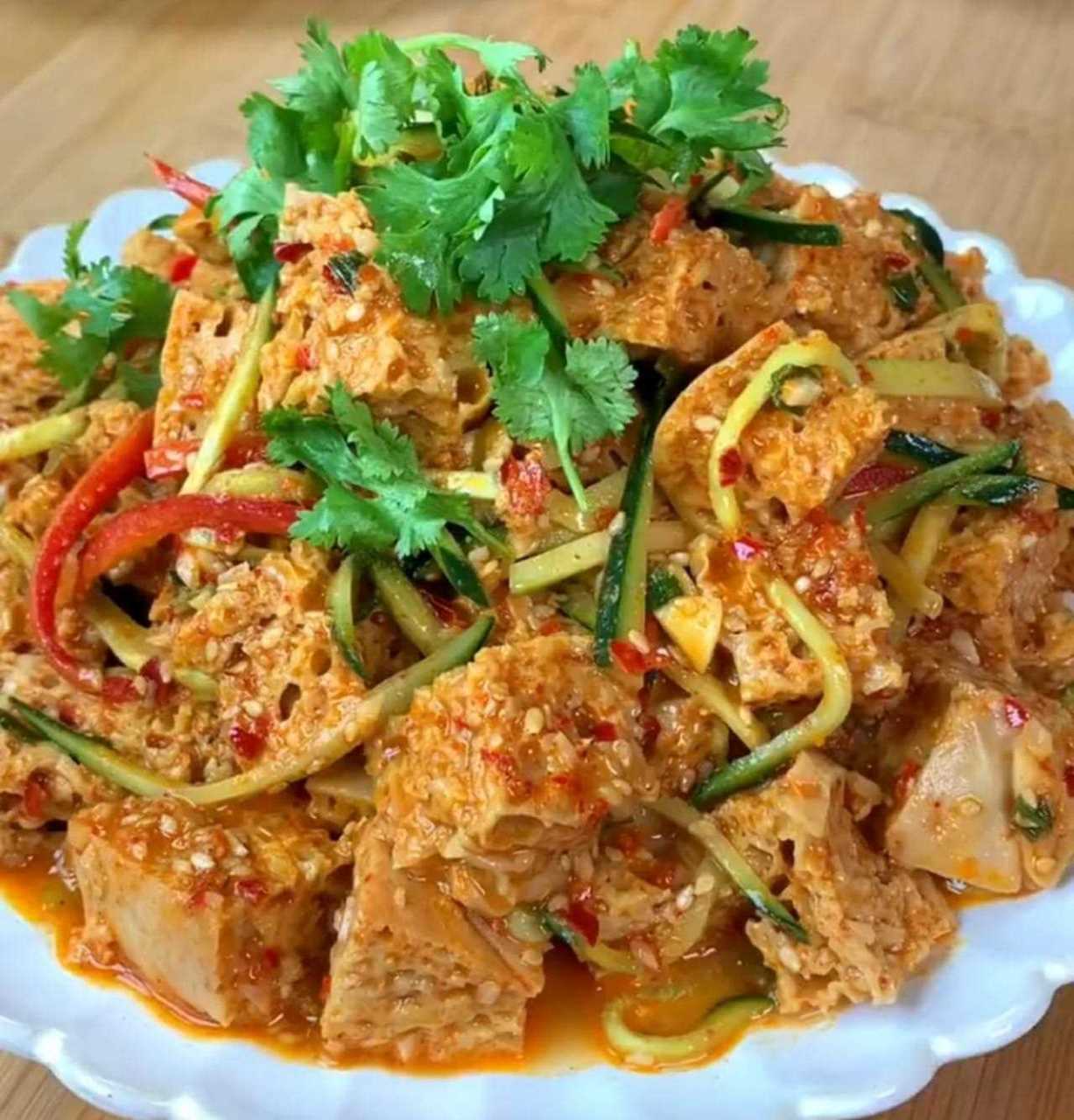 比凉皮还好吃的麻酱面筋!做出来口口爆汁,爽口解腻,料汁是关键!