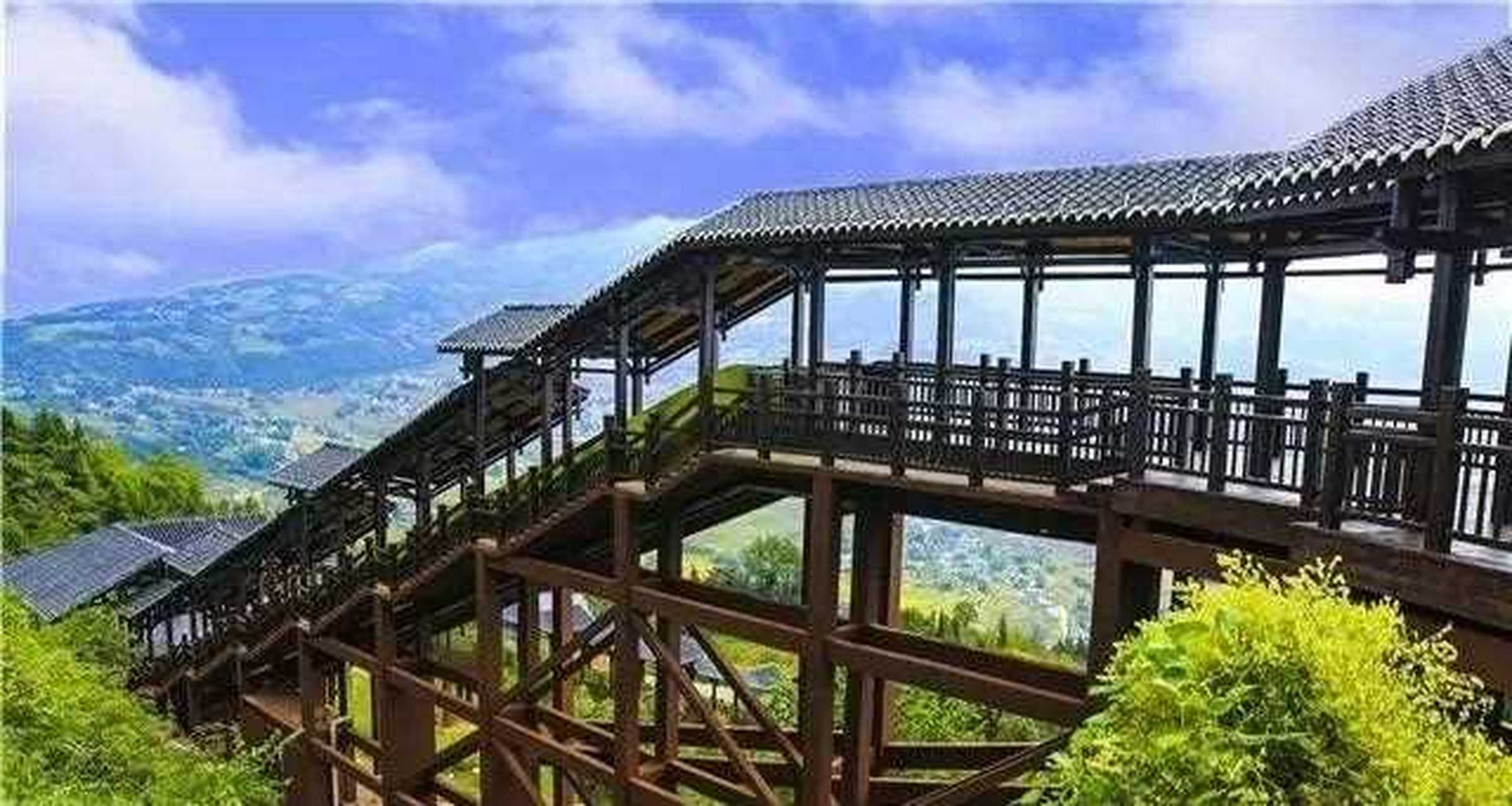 【国内最长户外手扶电梯】恩施大峡谷户外手扶电梯卧于山野间,气势