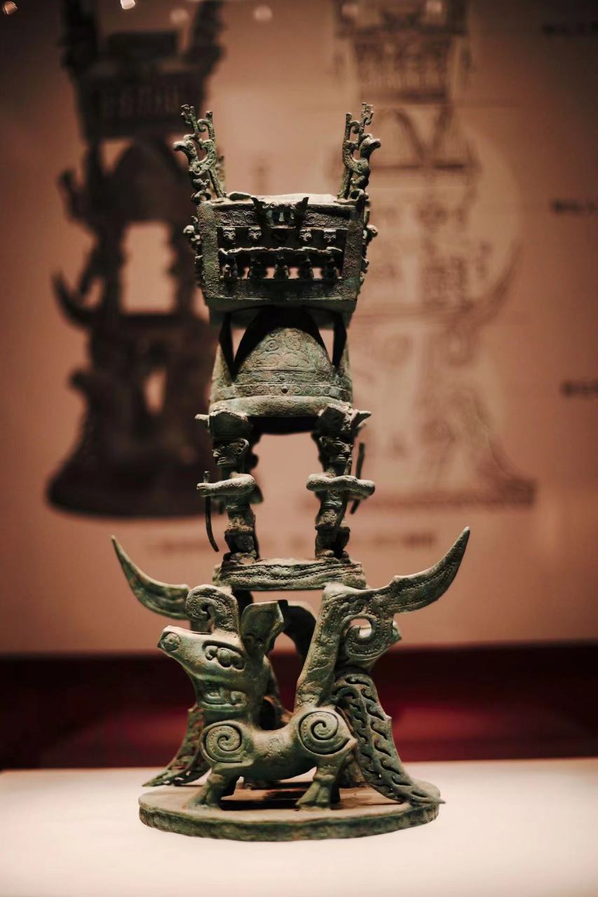 三星堆  青铜神坛——古蜀先民祭拜天神的礼器