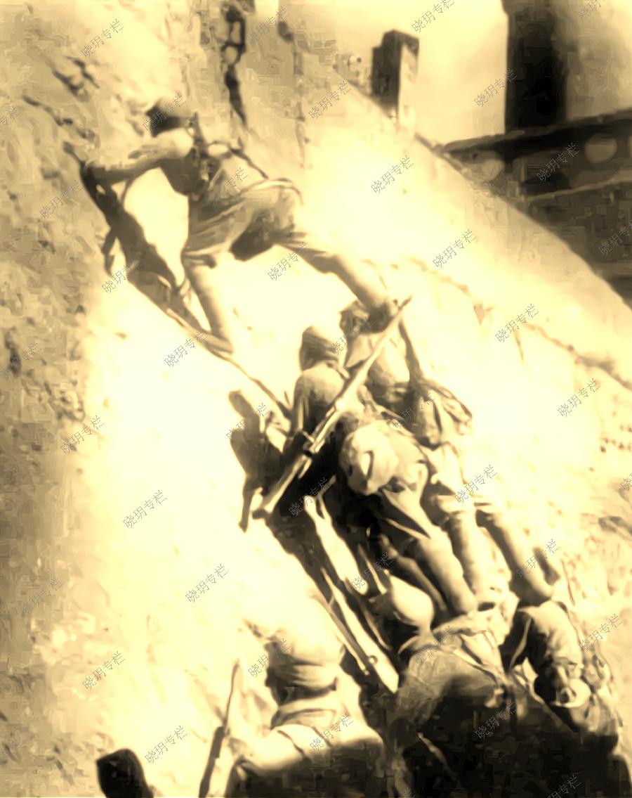 1947年,蟠龙战役中,我军战士搭人梯冲上城墙,当时由于我军既缺乏火炮