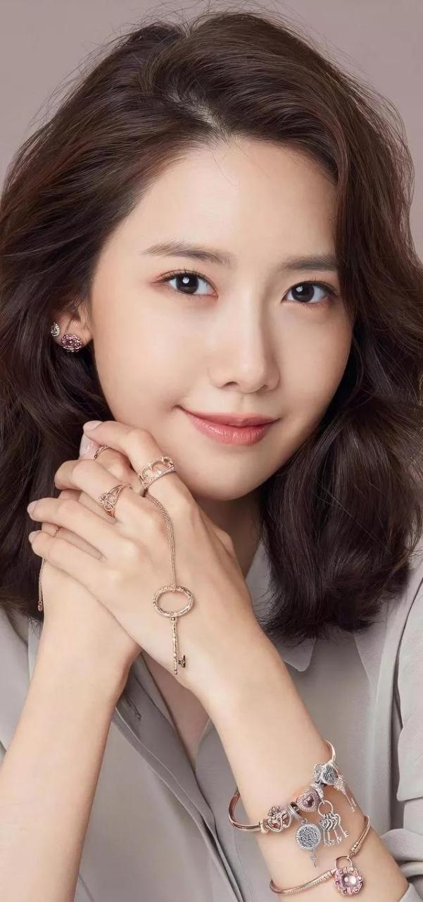 美女明星林允儿高清壁纸写真,肤白貌美大长腿,令人心动 美女明星林