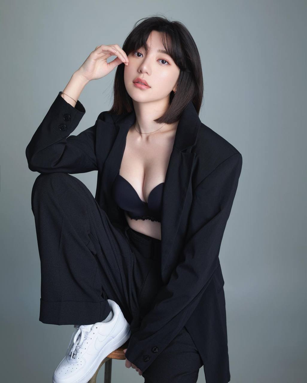 现年33岁的郭雪芙最近以代言人兼创意总监身份,为女性时尚品牌拍摄了