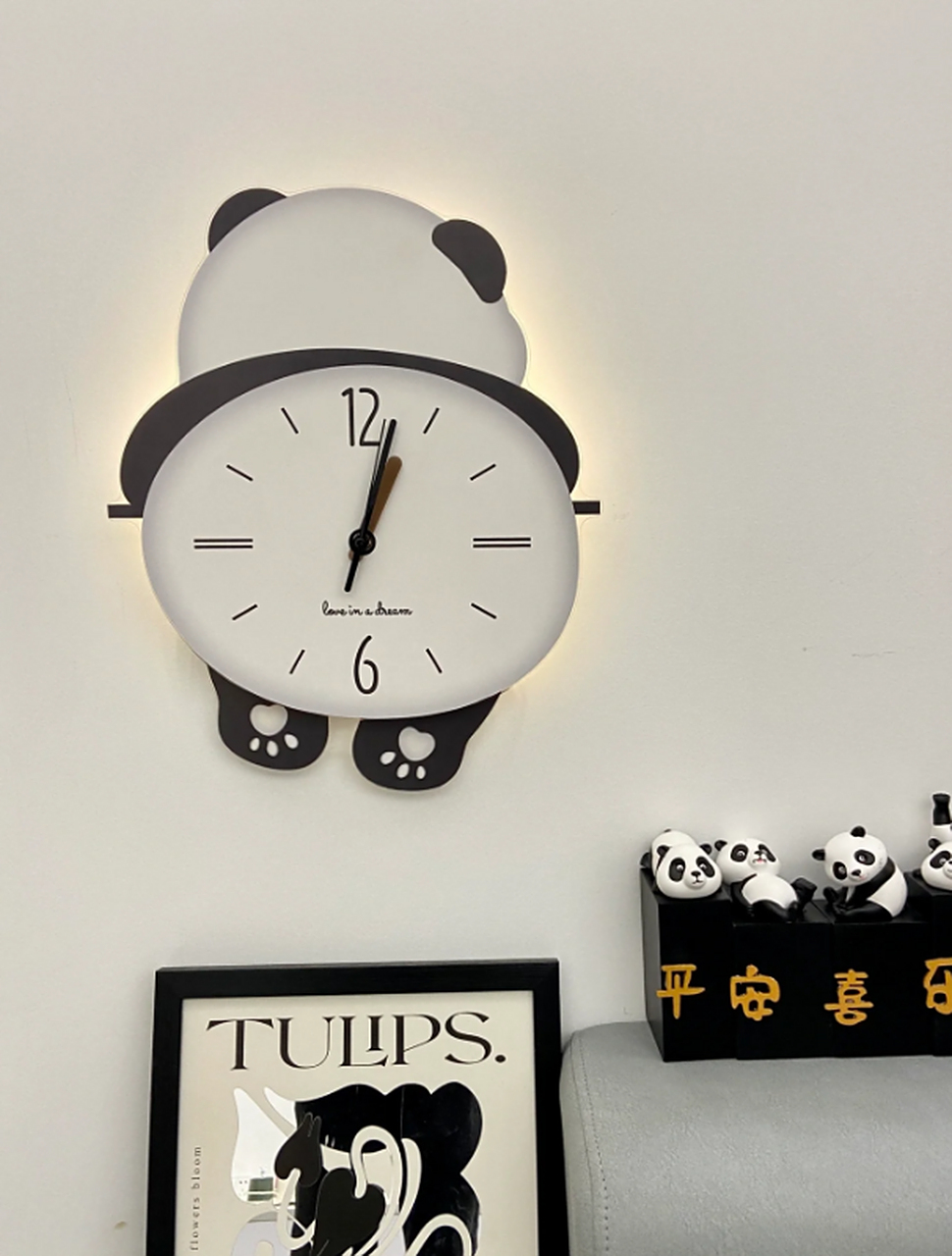 把这个形象用在一个时钟上,不仅让时钟看起来更加可爱,而且也让人们更