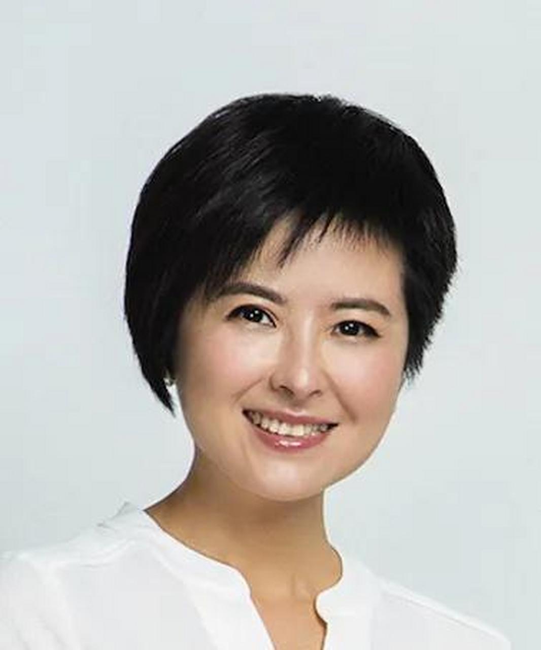 央视主持人张泉灵,10张精美的照片