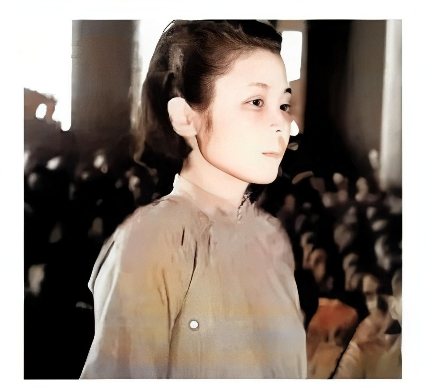 莫国康在法庭上,1946年! 她不仅漂亮,而且是北京大学的高材生.