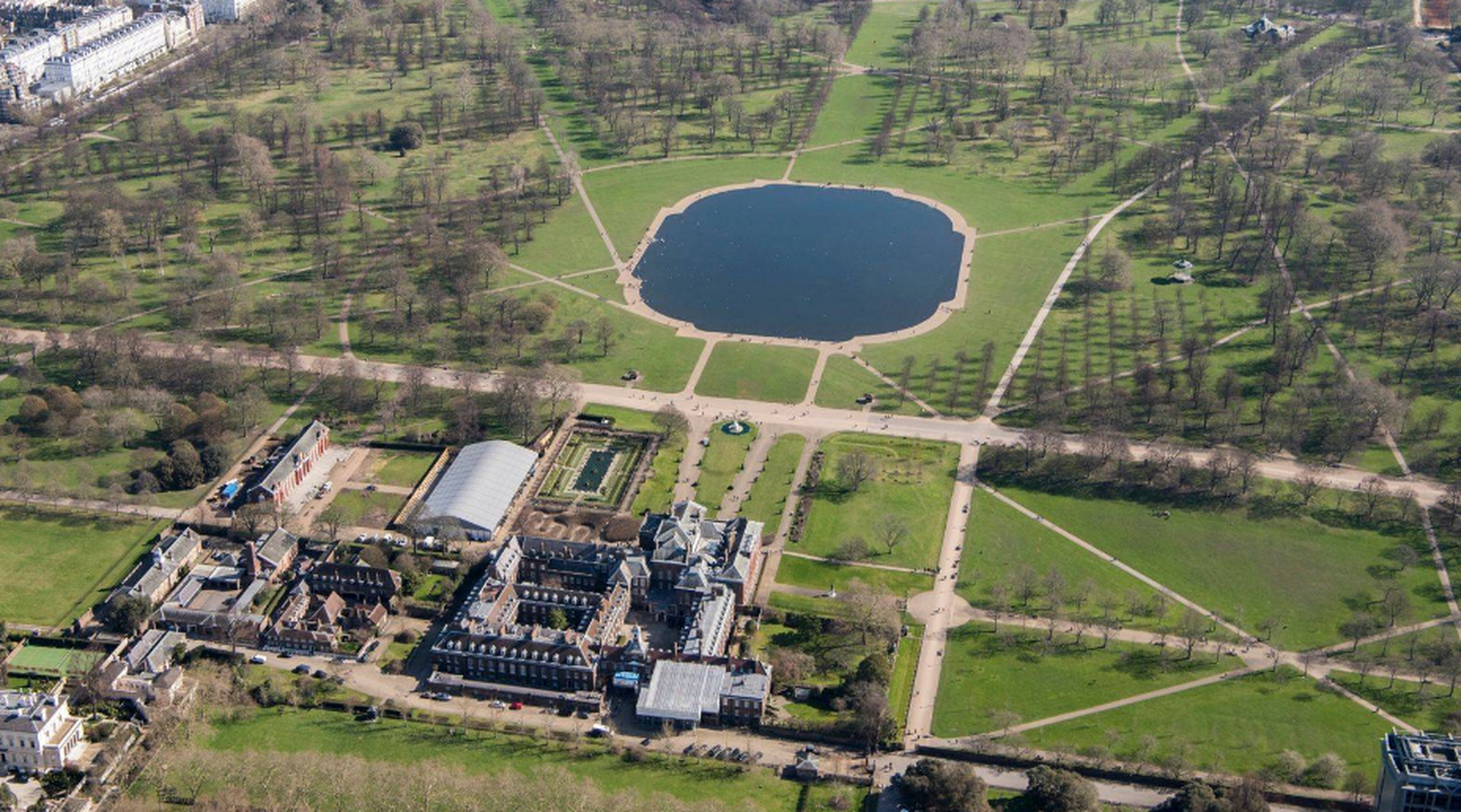 盘点全球顶级豪宅 肯辛顿王宫花园 肯辛顿王宫花园(kensington palace