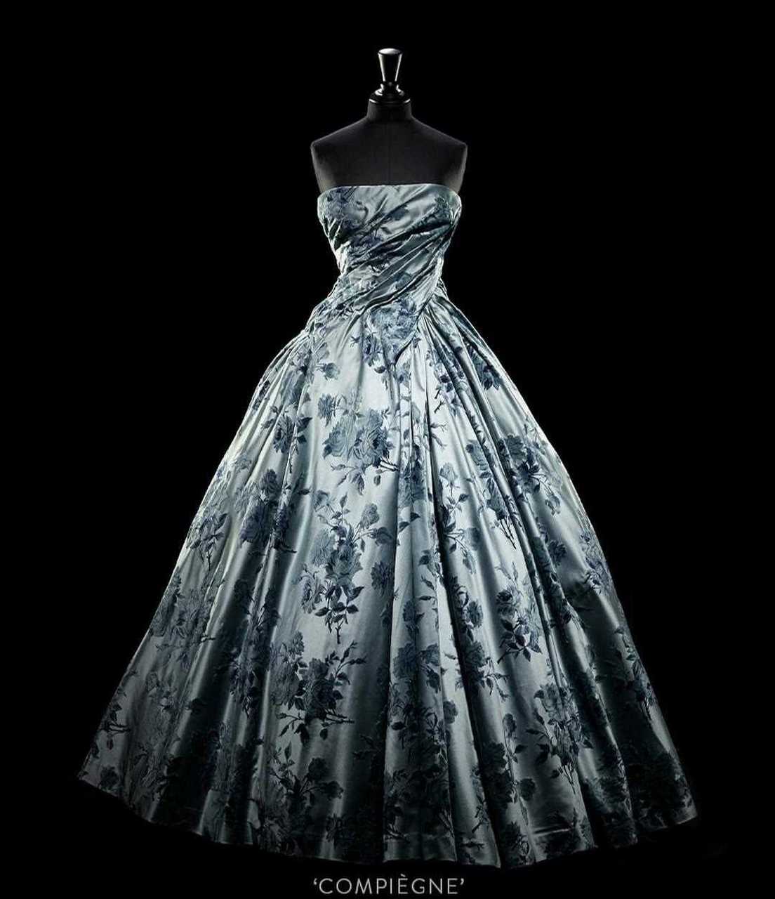 迪奥dior的历史沉淀,1玫瑰花高级时装雕塑 2迪奥小姐裙3晚礼服,对花朵