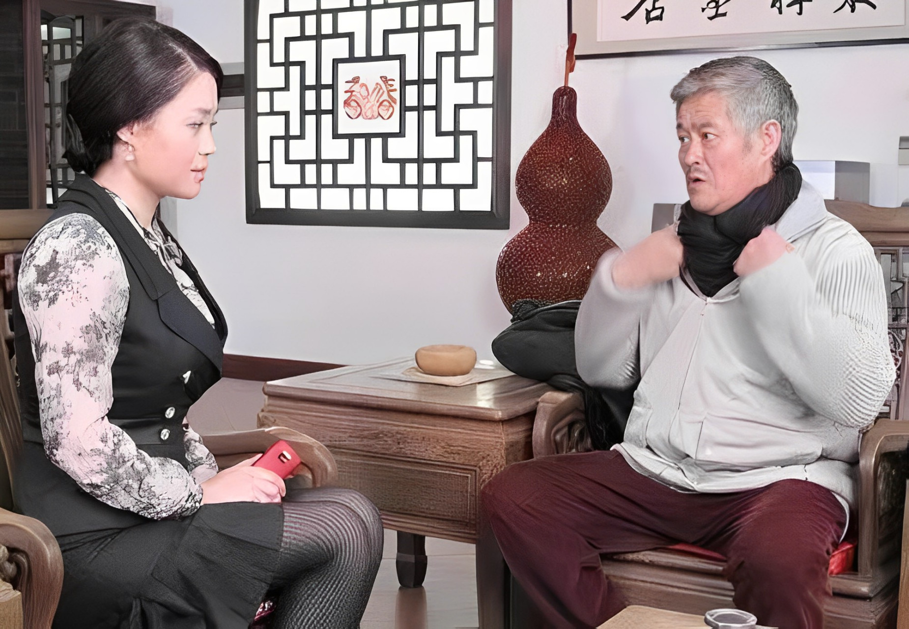 2009年,赵本山打电话给年仅26岁的关婷娜:"《小关》,我想让你在我的