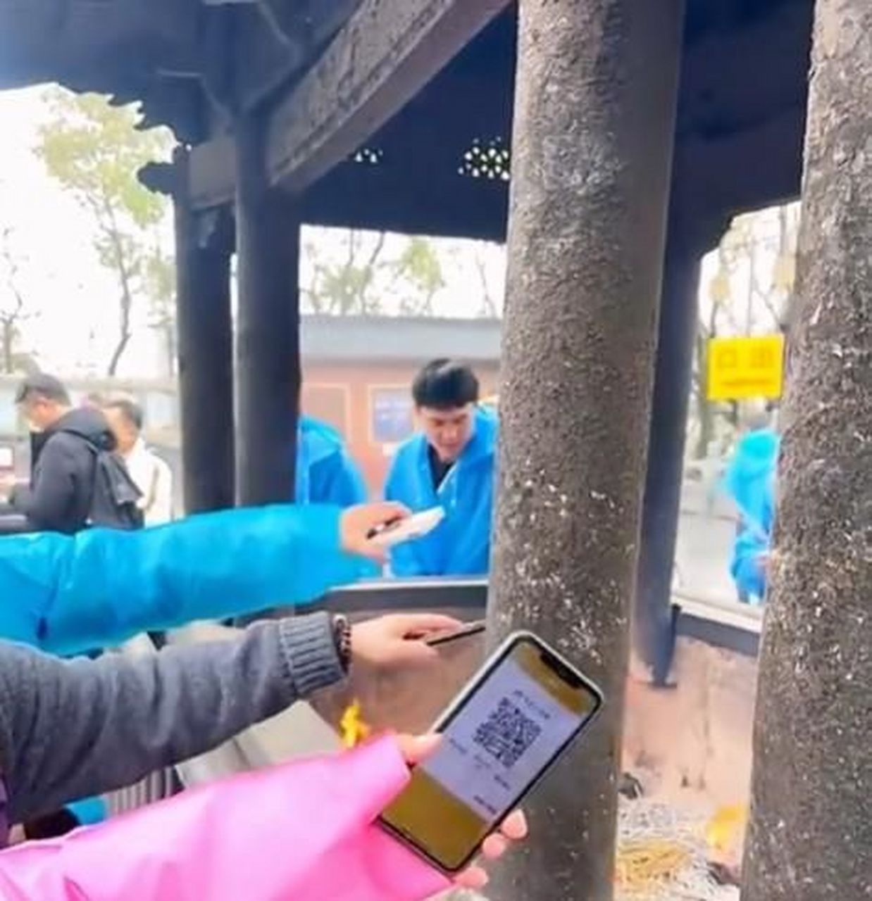 你看到的寺院是否也有二维码这种功能?