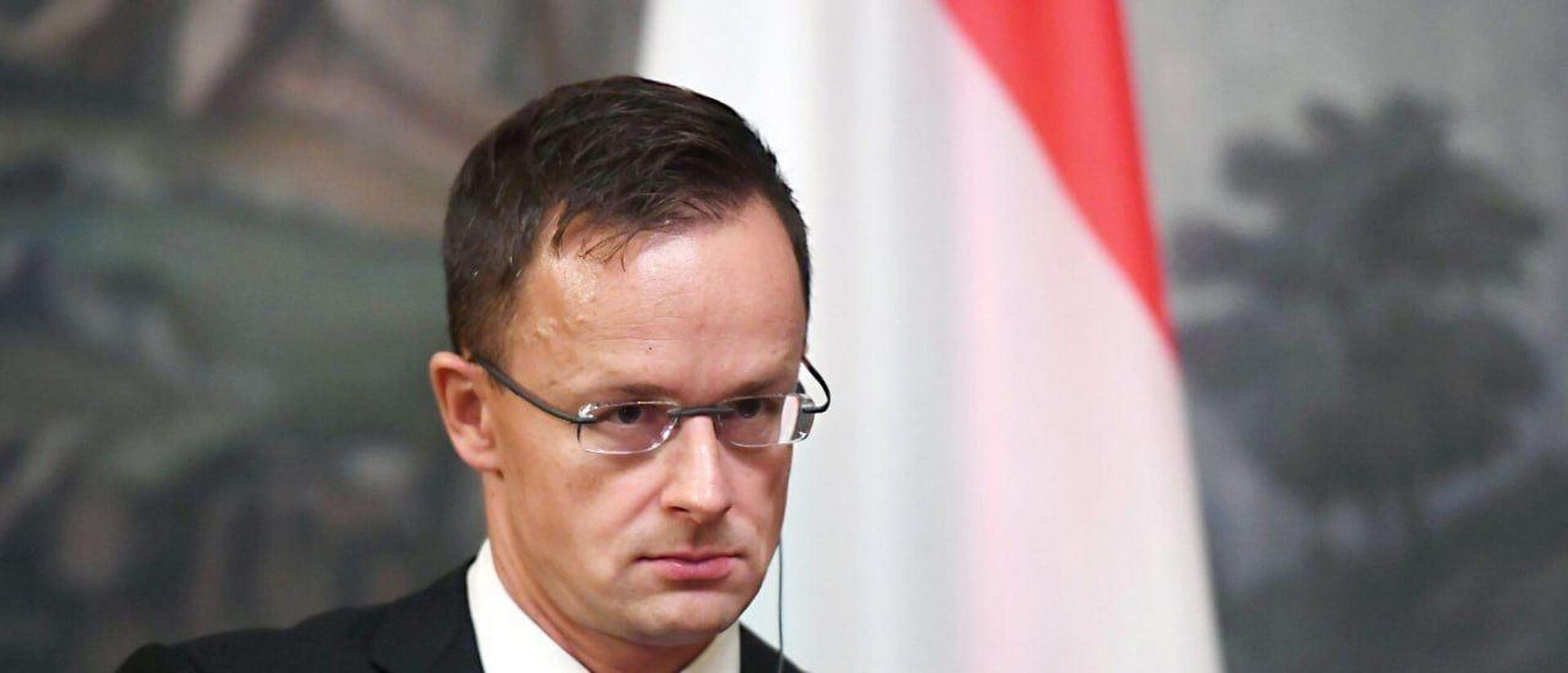 匈牙利外长西雅尔多:谈论乌克兰加入北约的问题是"完全不现实的"