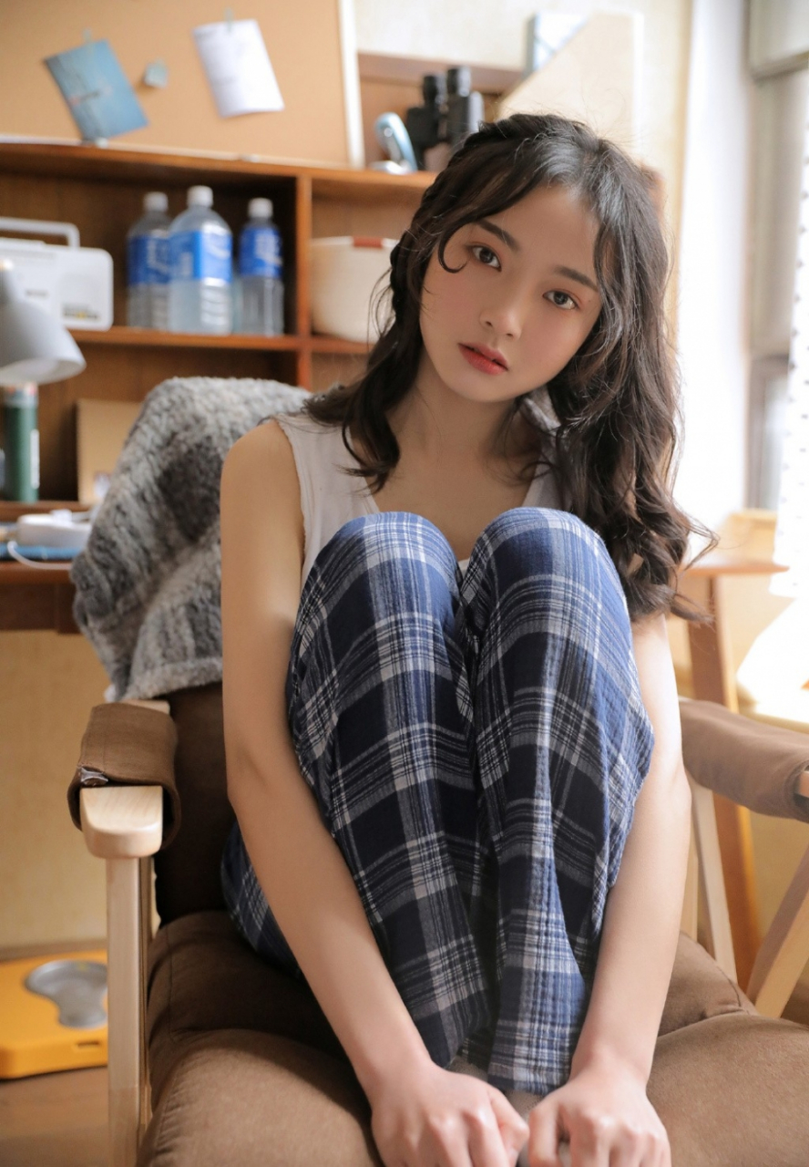 自然卷少女恬静优雅私房写真私拍美照