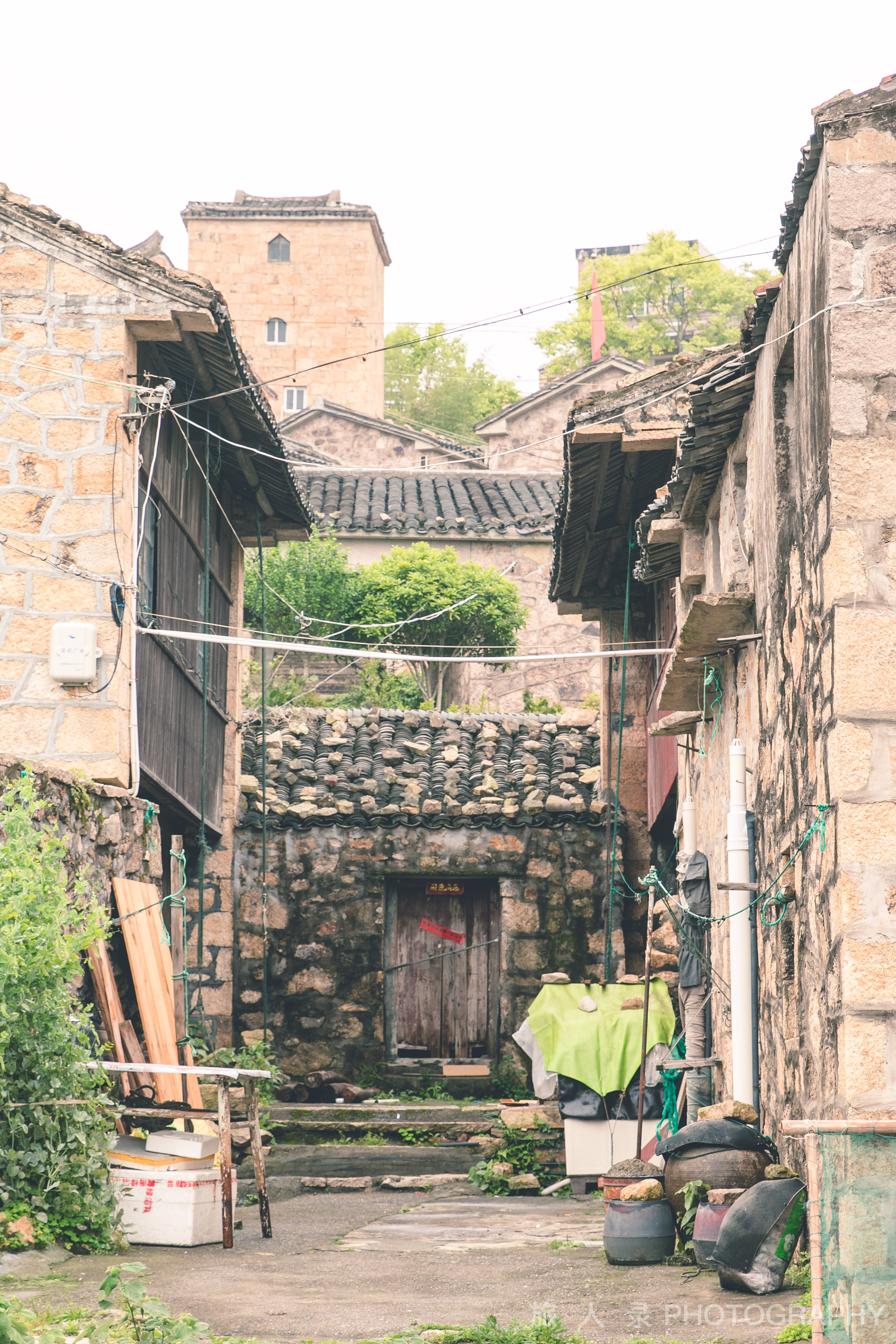 沿着石阶梯,拾级而下,可以古代渔村温岭最美古村落排名温岭石塘石屋