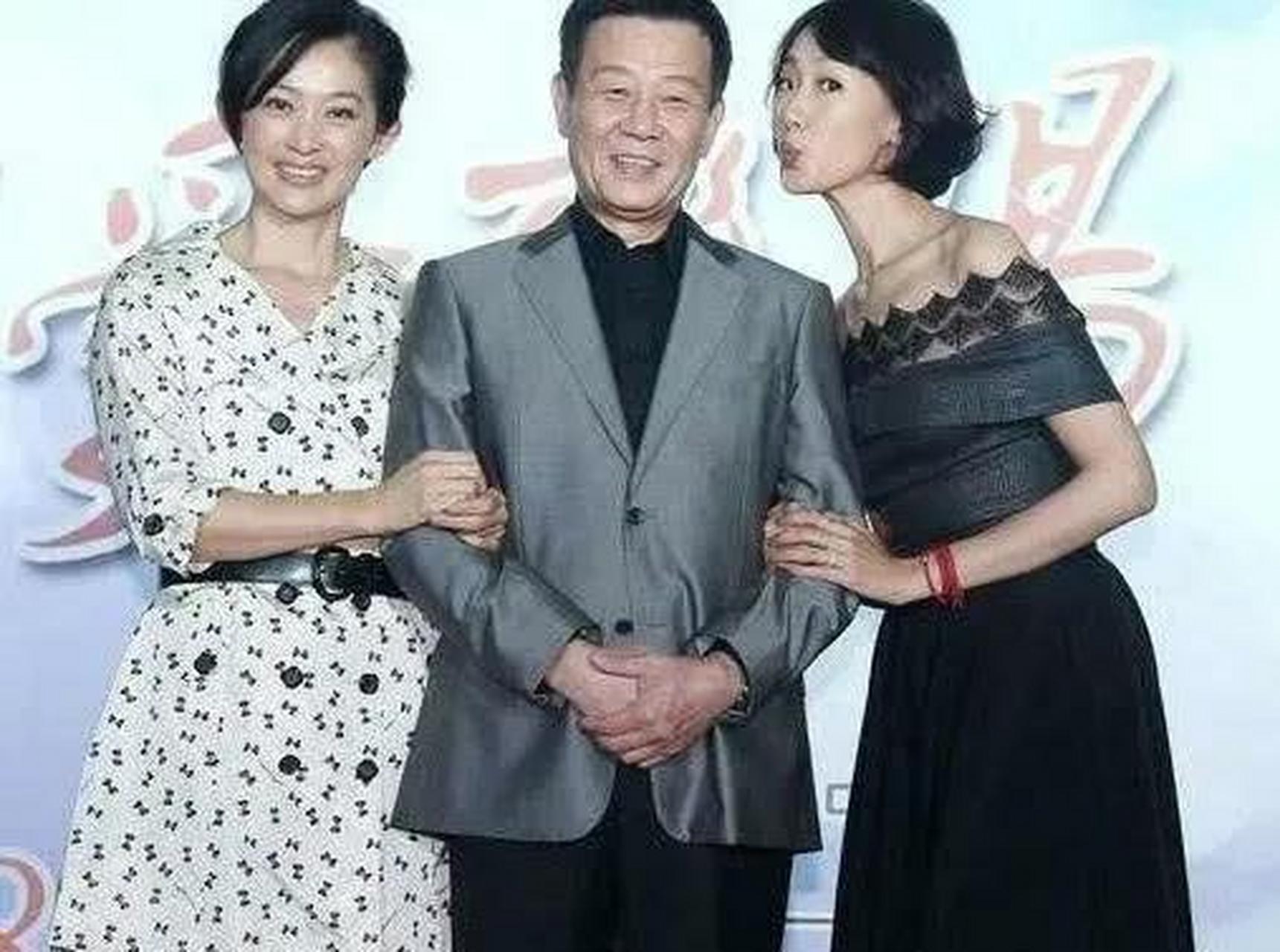 1996年,寇世勋把健身美女许黎丹带回家,向妻子坦白:"我不能没有她