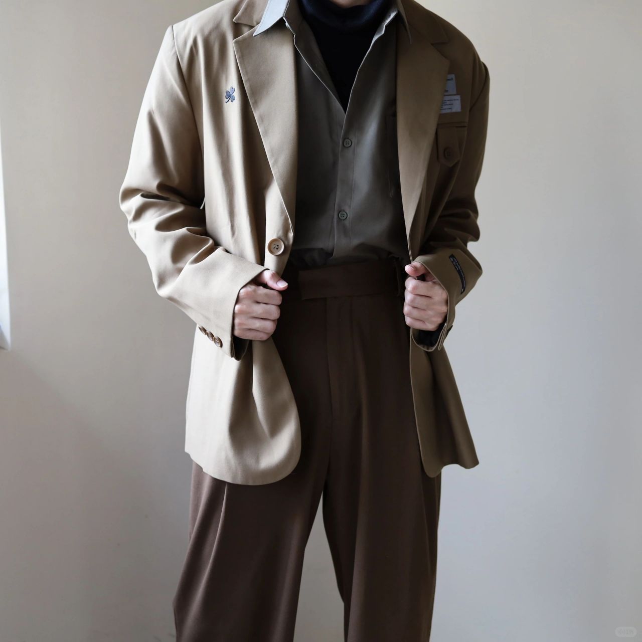 由简到繁的西装叠穿 简单易学,零难度上手 不挑身高身材 不挑性别的