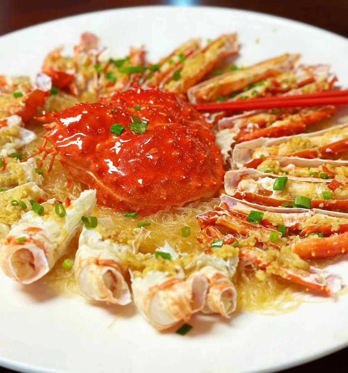 美食分享～～～[m"icdrop] 蒜蓉帝王蟹,白灼虾,黄鱼卵,[白眼] 清蒸东