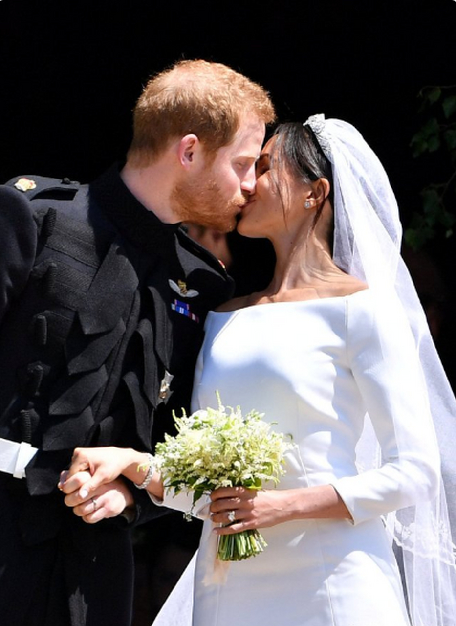 哈里和梅根已经有两个孩子了,而在威尔士亲王威廉41岁生日时,媒体再次