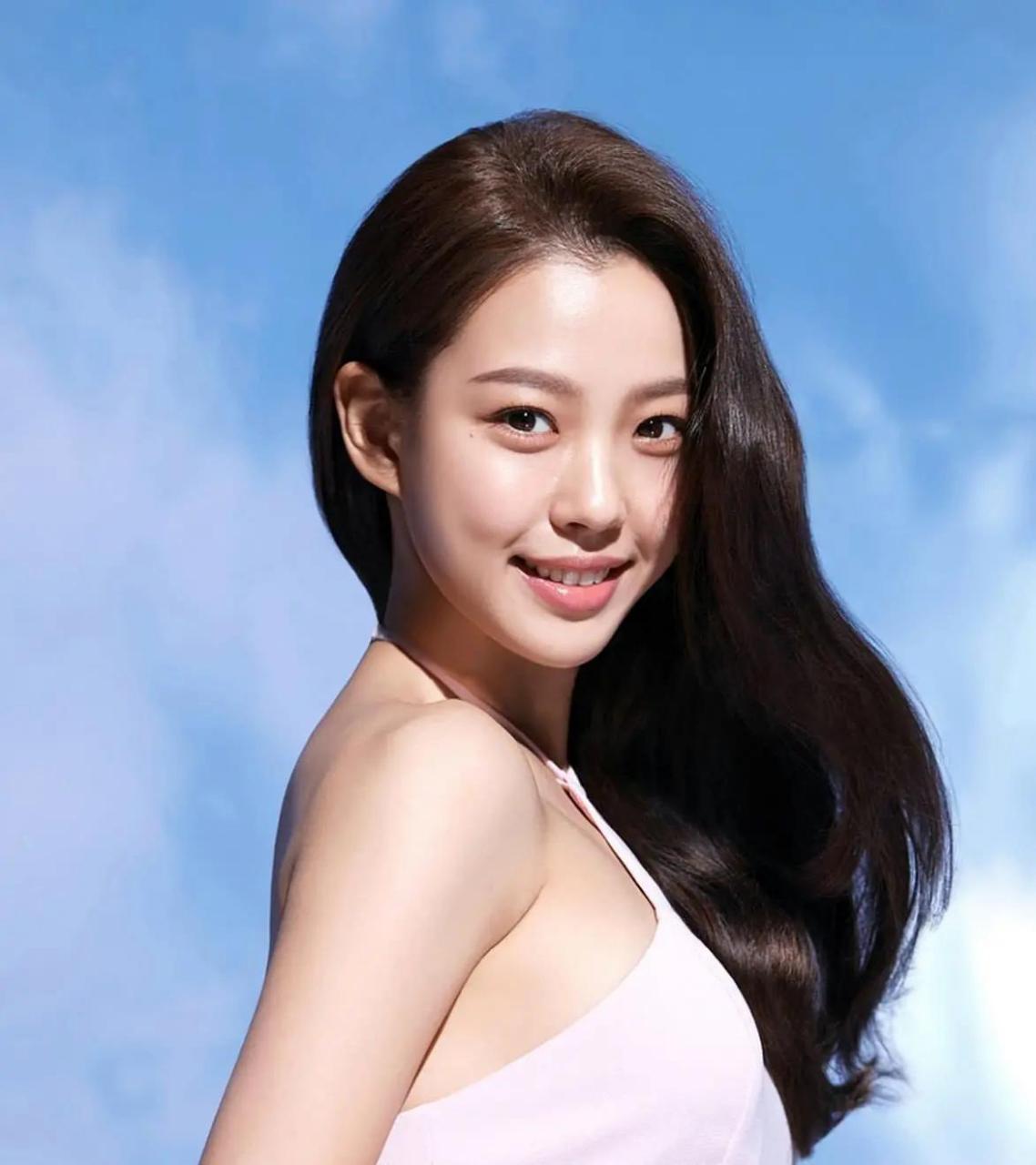 韩国美女高旻示(790727)为韩国化妆品jennyhouseclio品牌代言