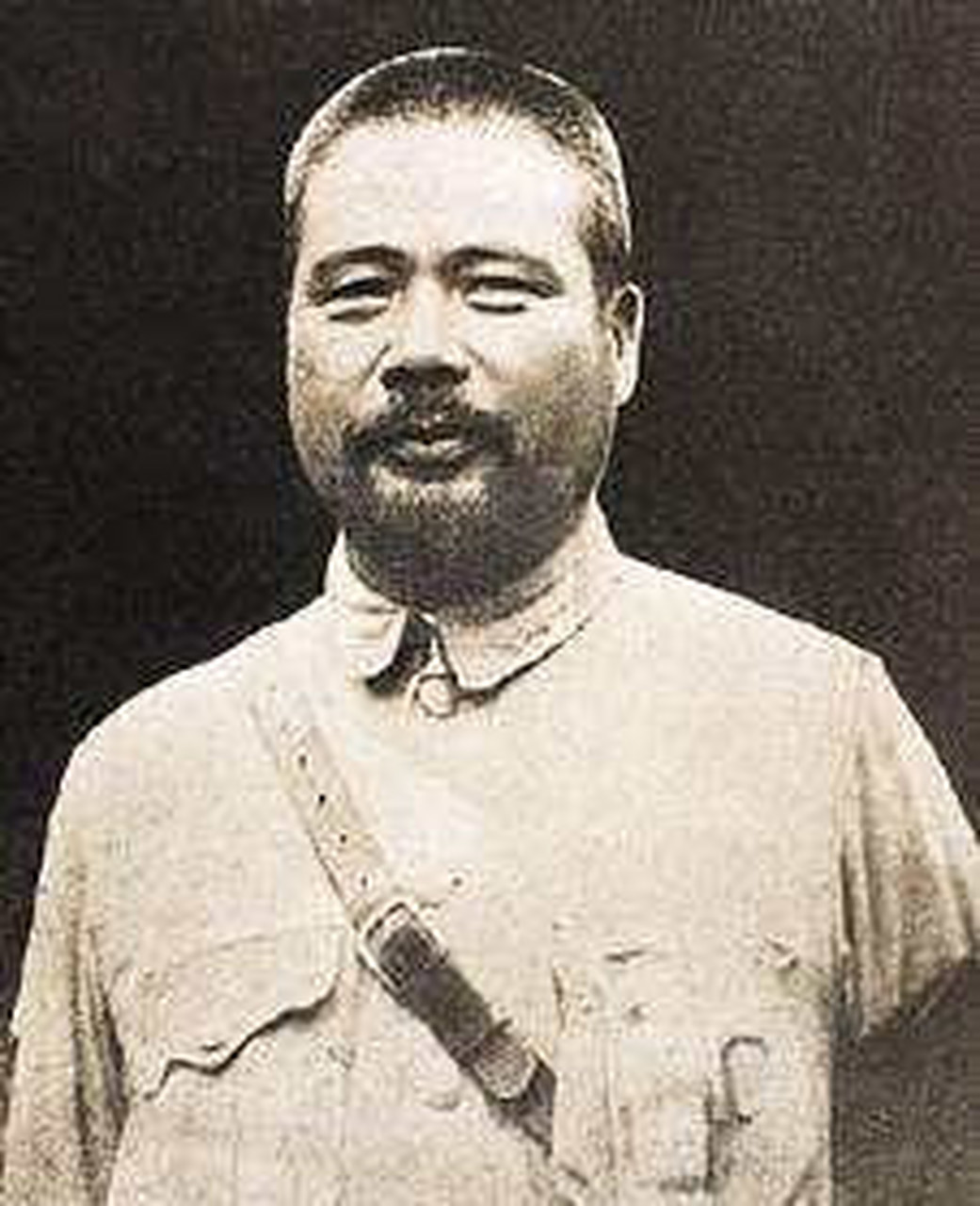 冯玉祥的父亲冯有茂是淮军的一个哨官,相当于排长,在父亲的影响下